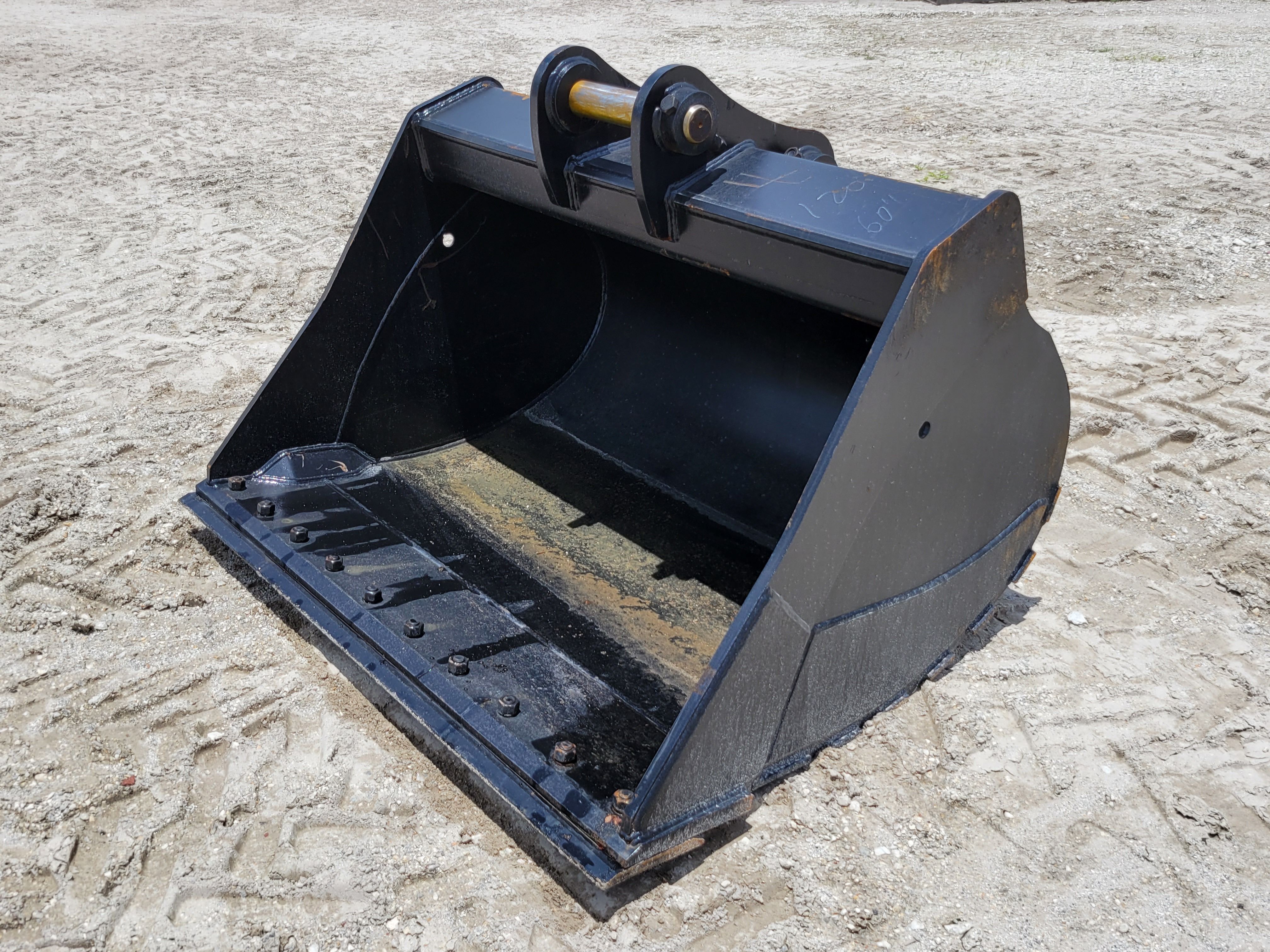 60" DC BUCKET FOR SY265C LR Photo 1 Thumbnail