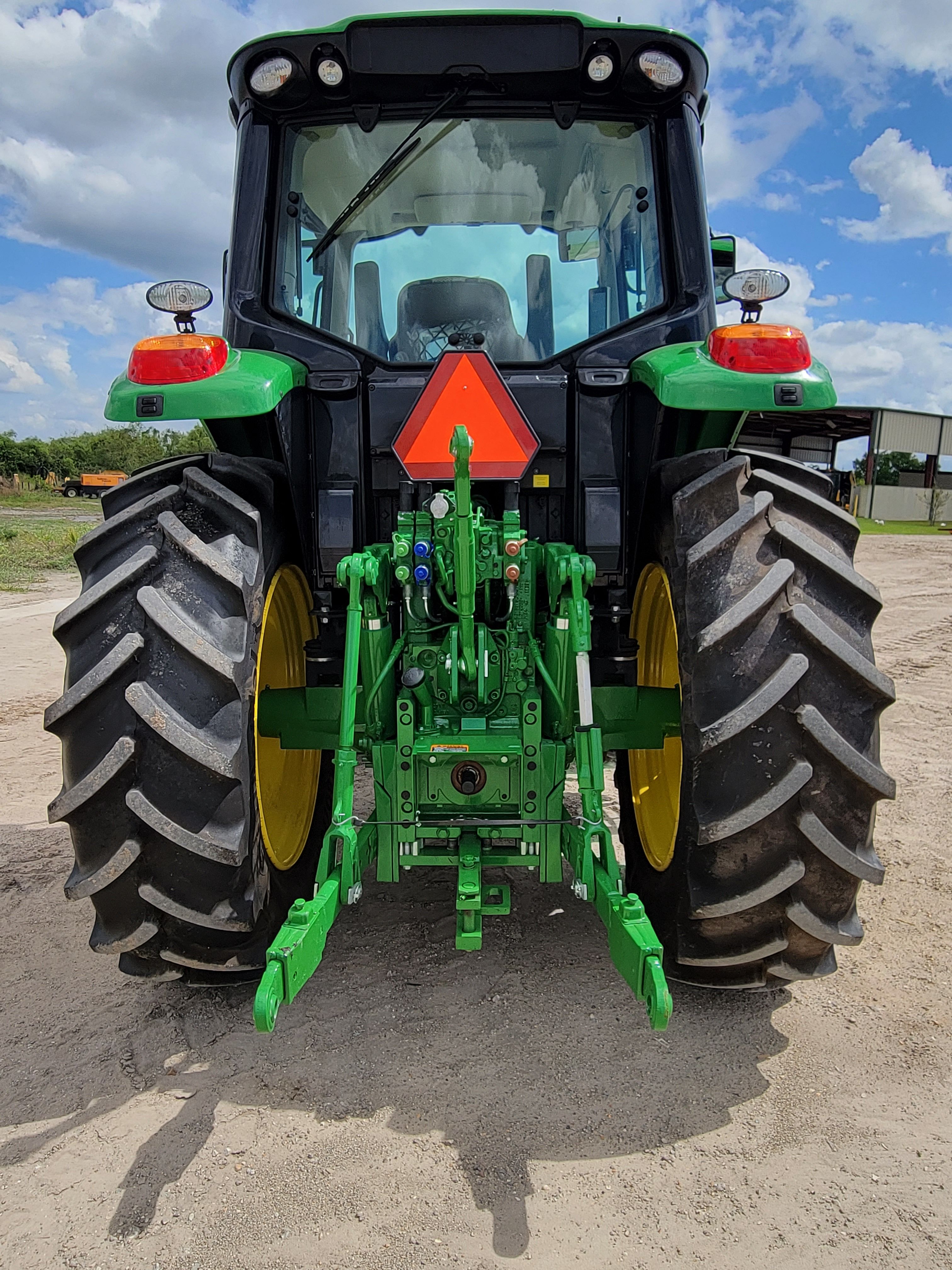 2021 JOHN DEERE 6130M Photo 4 Thumbnail