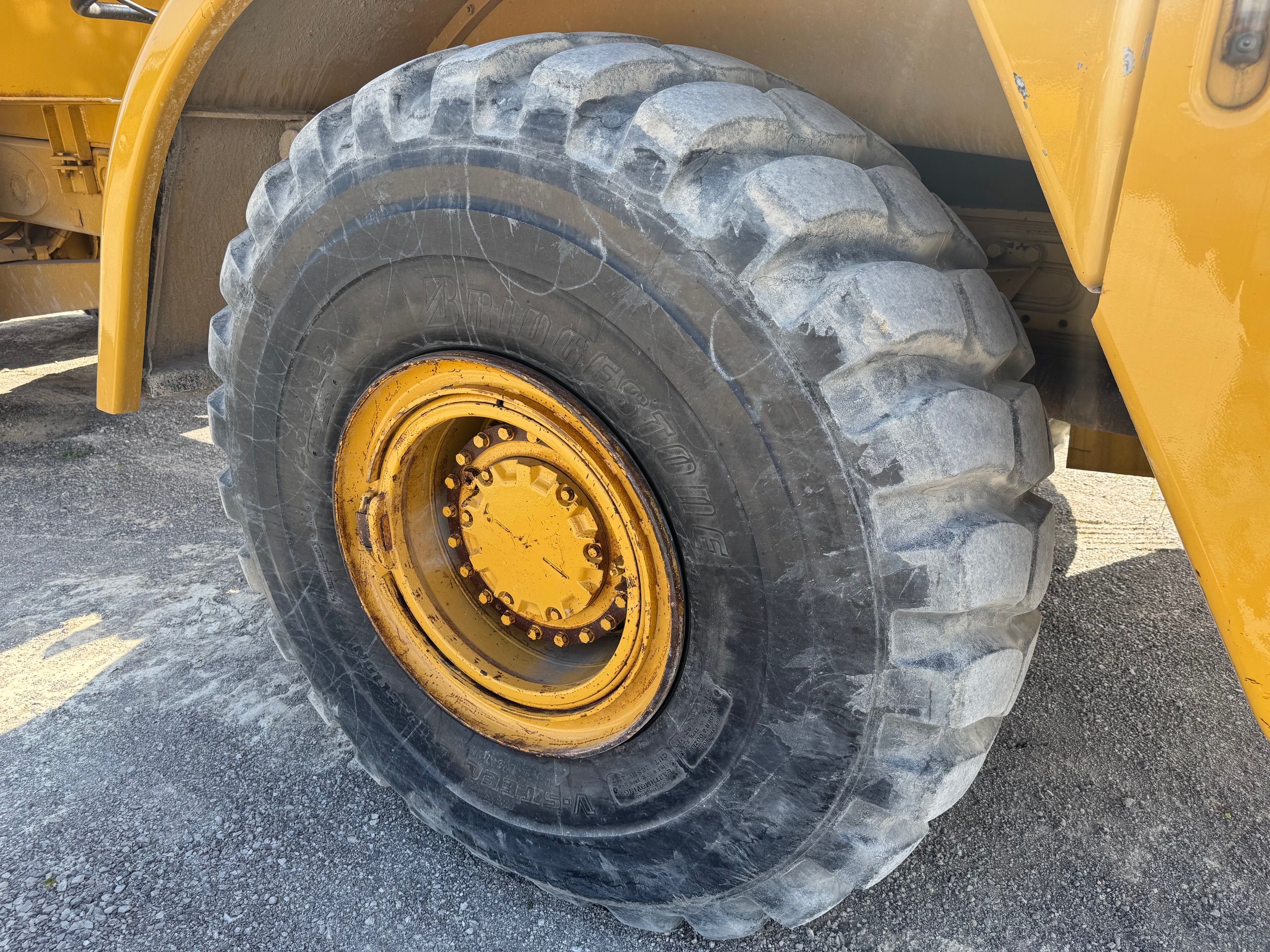 2004 CAT 735 Photo 7 Thumbnail