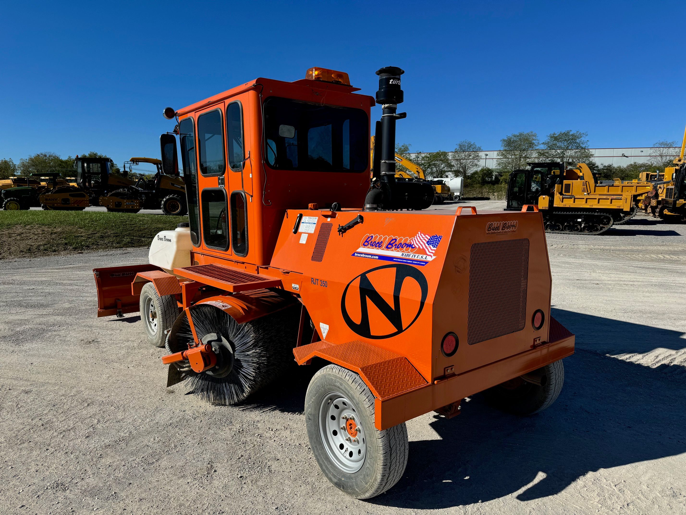 2022 BROCE RJT350 Photo 2 Thumbnail