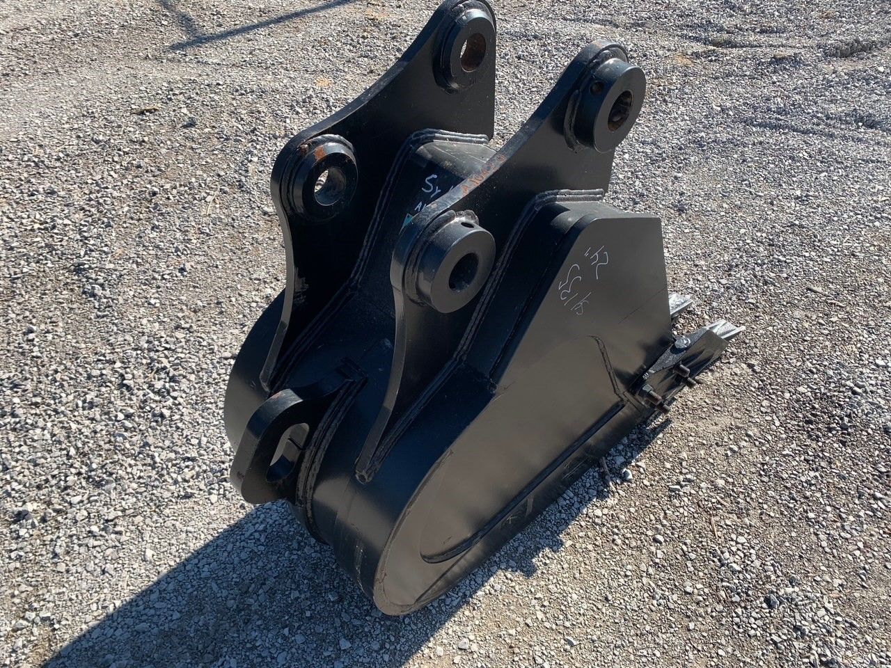24" BUCKET FOR SY135C W SIDE CUTTER Photo 2 Thumbnail
