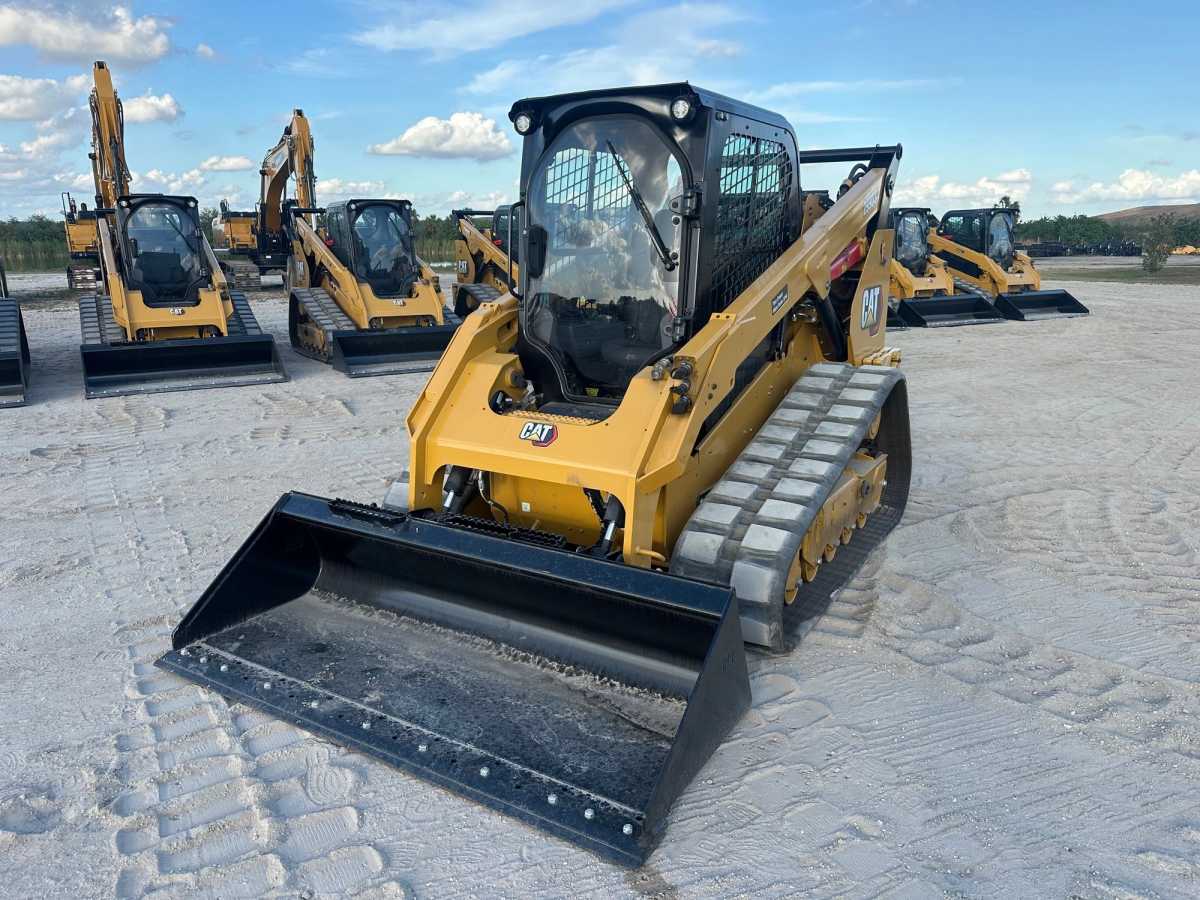 2024 CAT 299D3 Photo 1