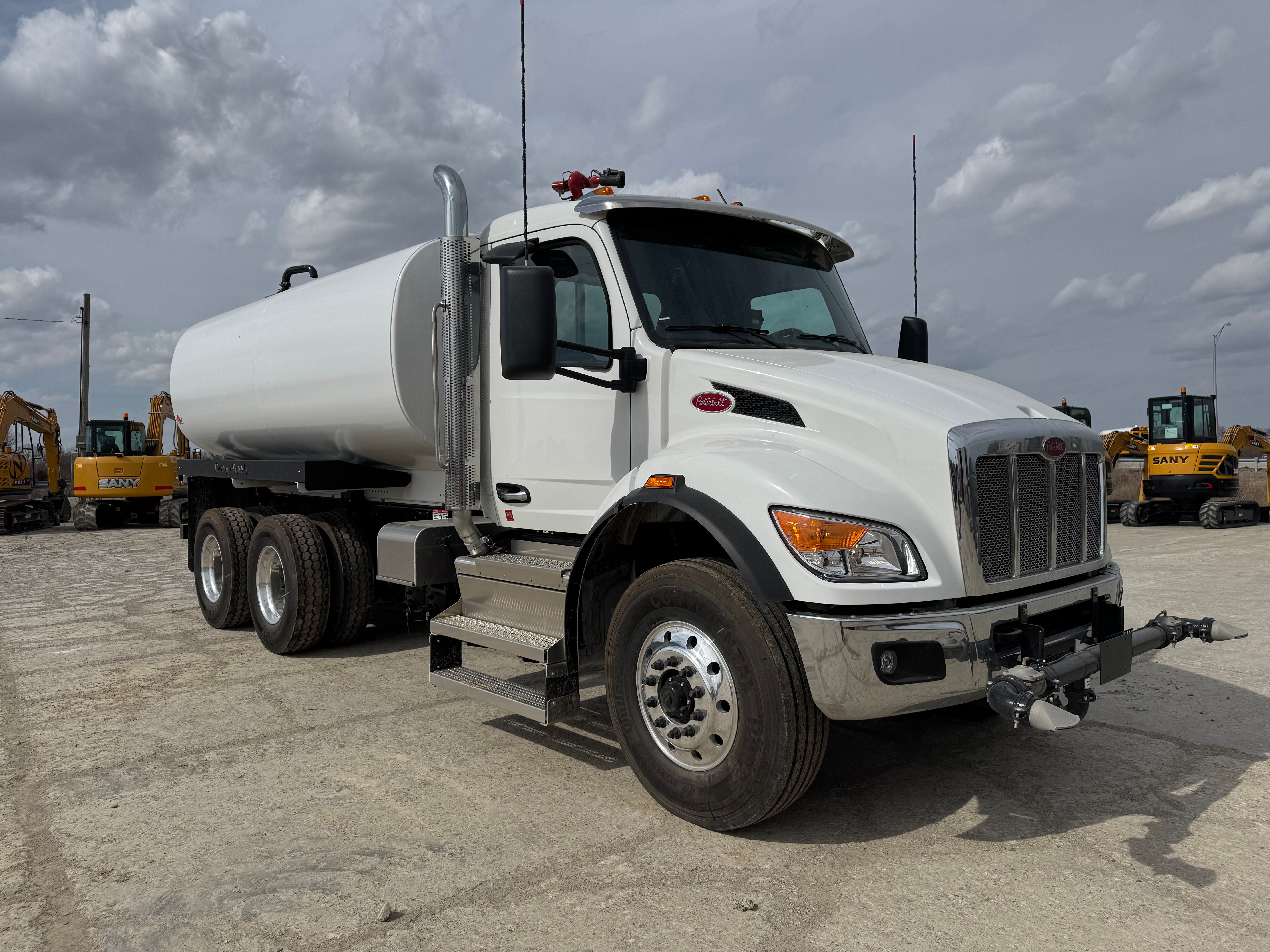 2025 PETERBILT 548 WATER Photo 8 Thumbnail