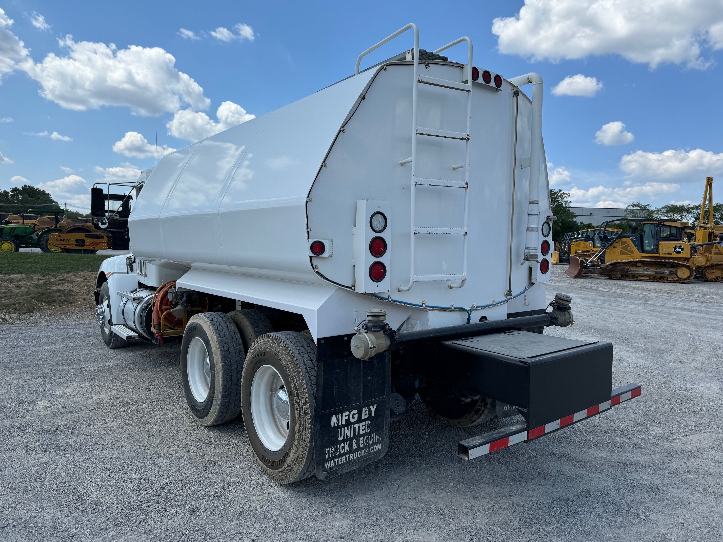 2019 KENWORTH T370 WATER Photo 3 Thumbnail