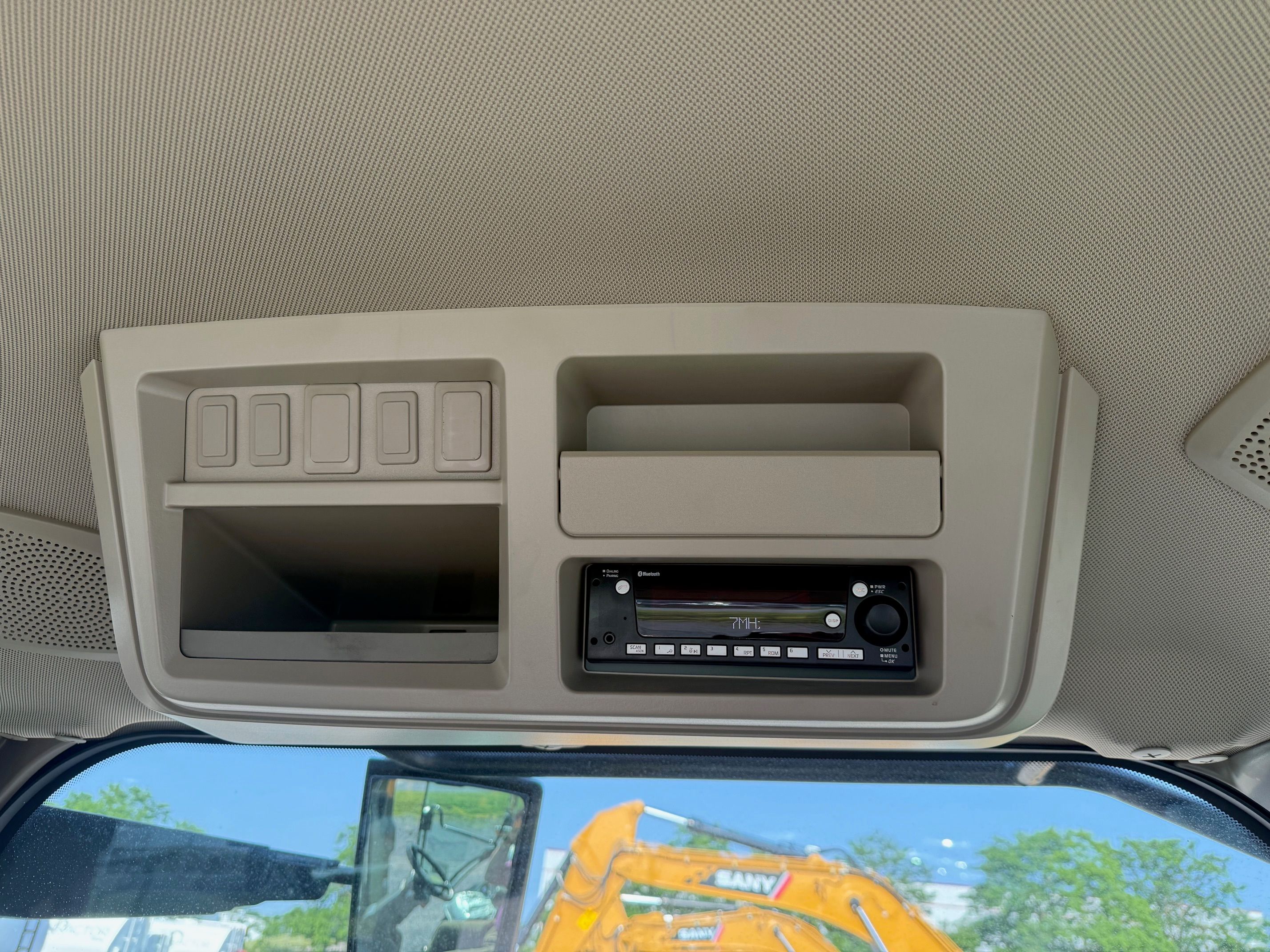 2023 JOHN DEERE 8R 310 Photo 9 Thumbnail