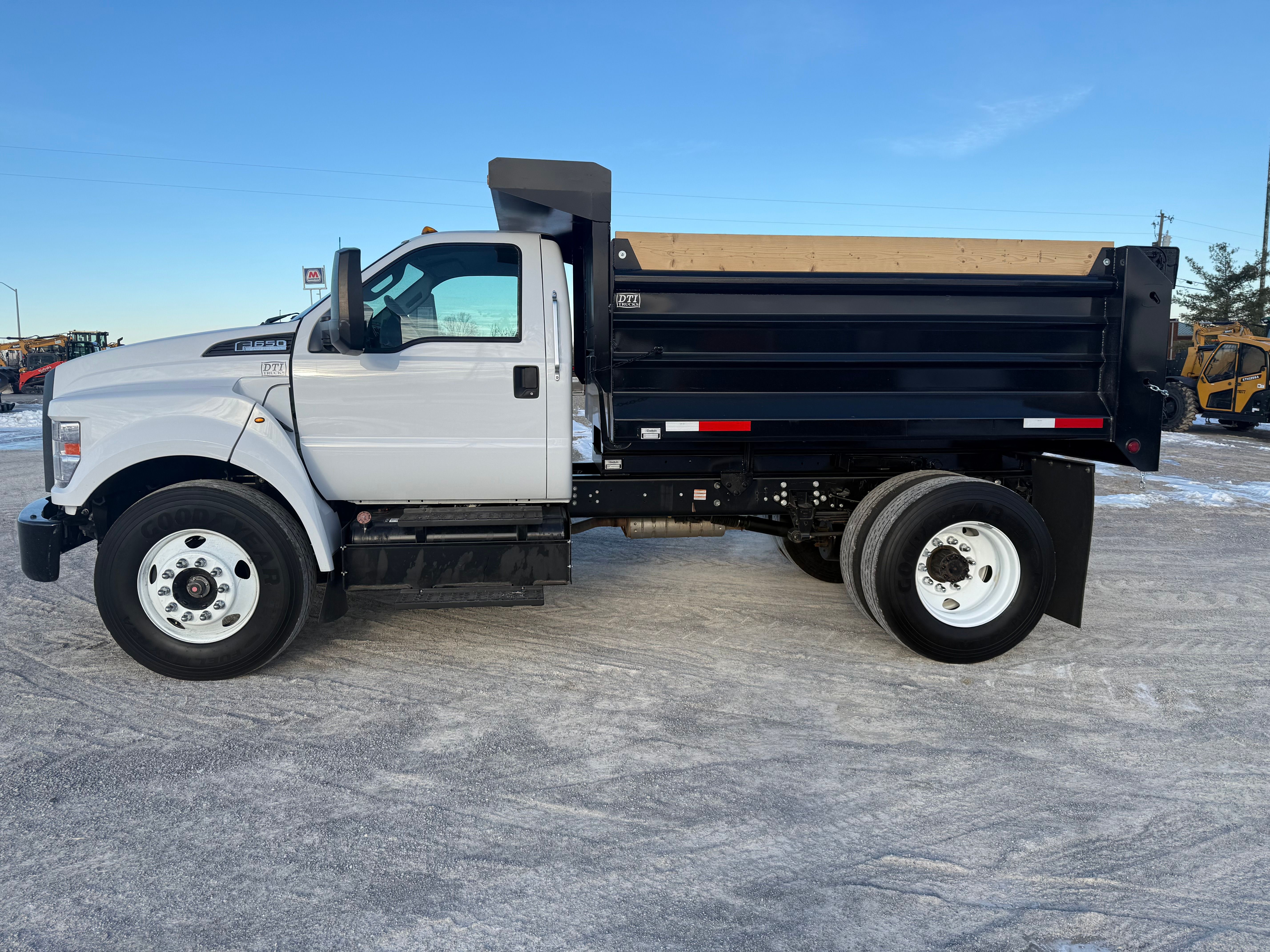 2022 FORD F650 S/A Photo 2 Thumbnail