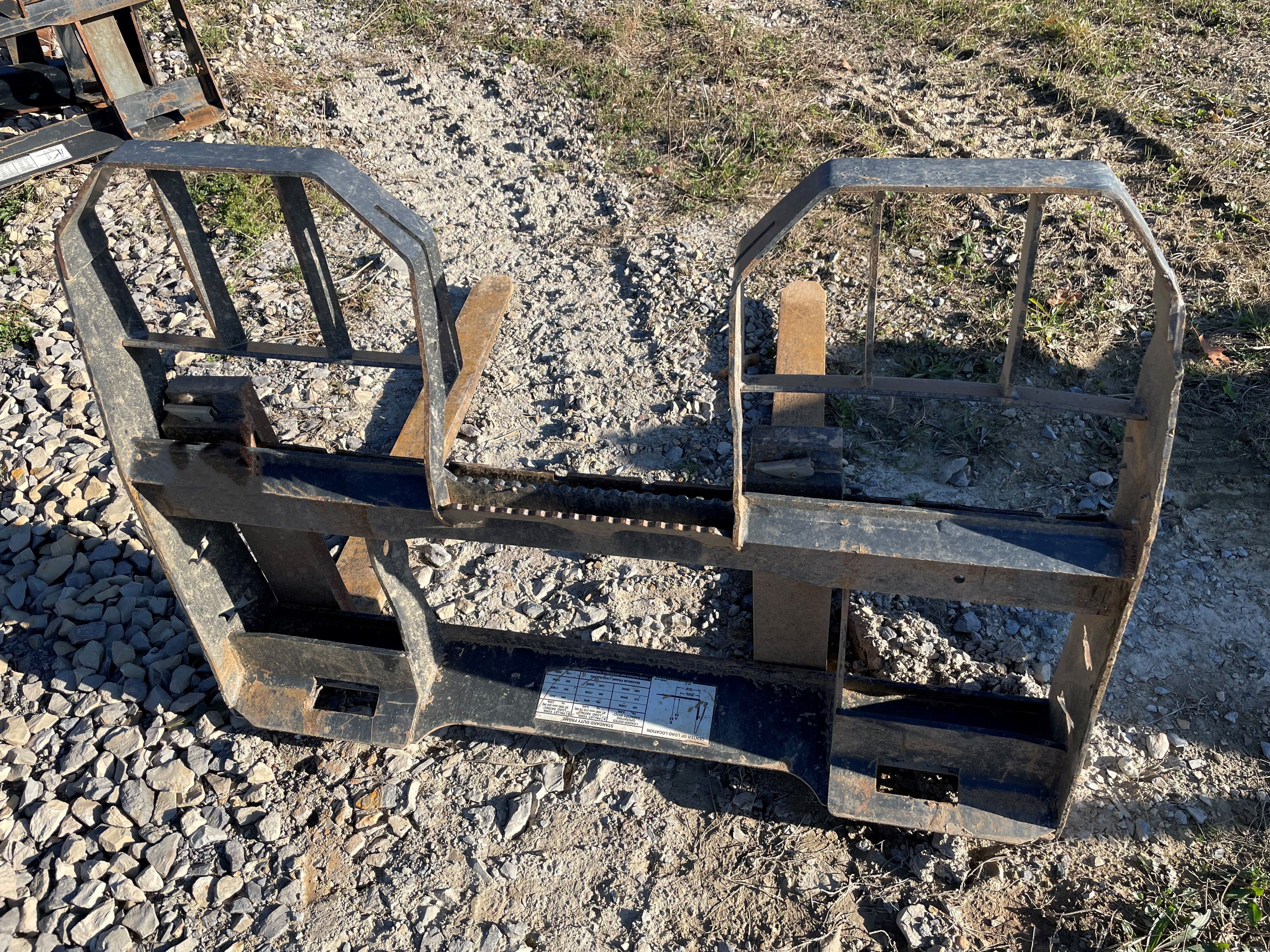 48" SKID STEER FORKS Photo 1 Thumbnail