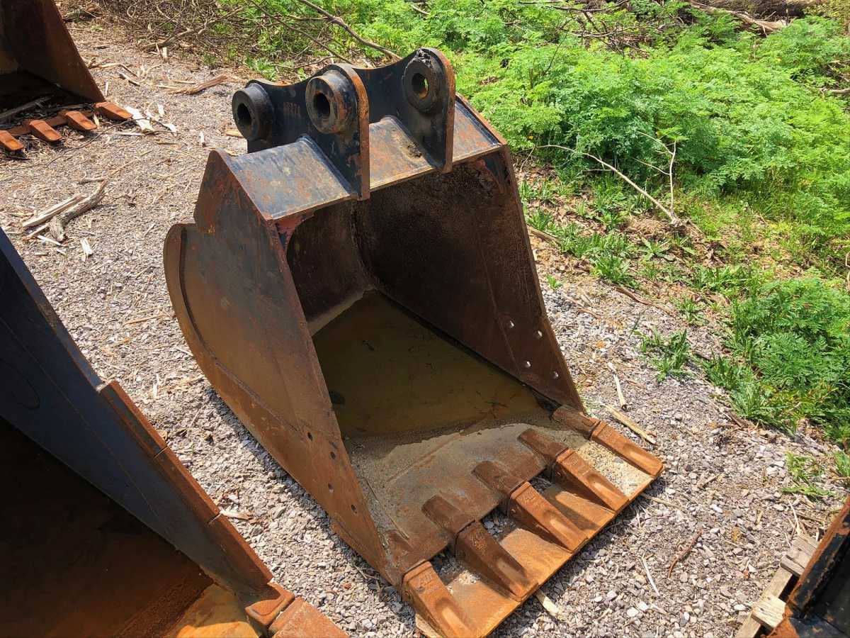 24" FLECO BUCKET FOR SANY SY135C Photo 1