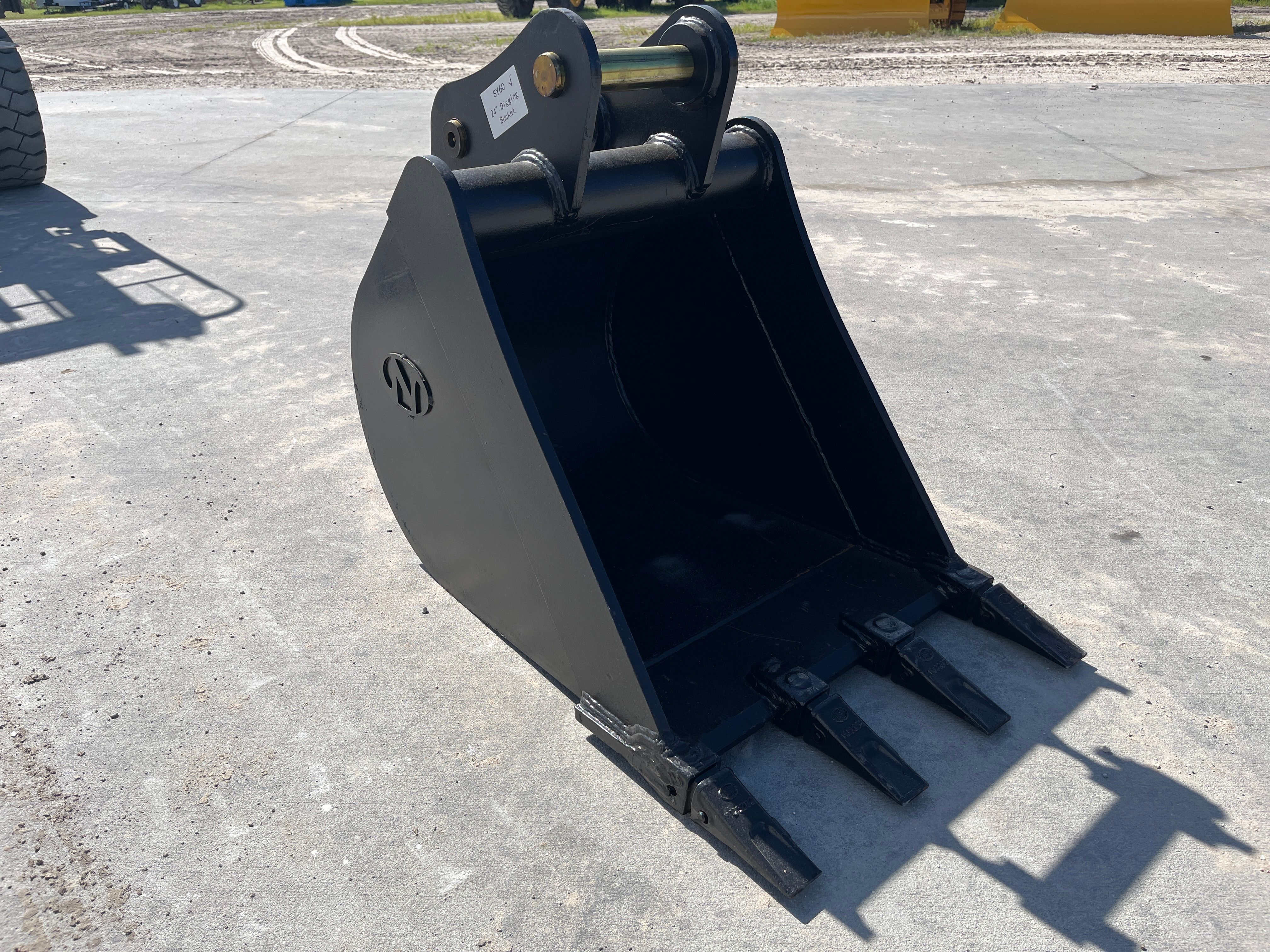 24" BUCKET FOR SY60C Photo 4 Thumbnail