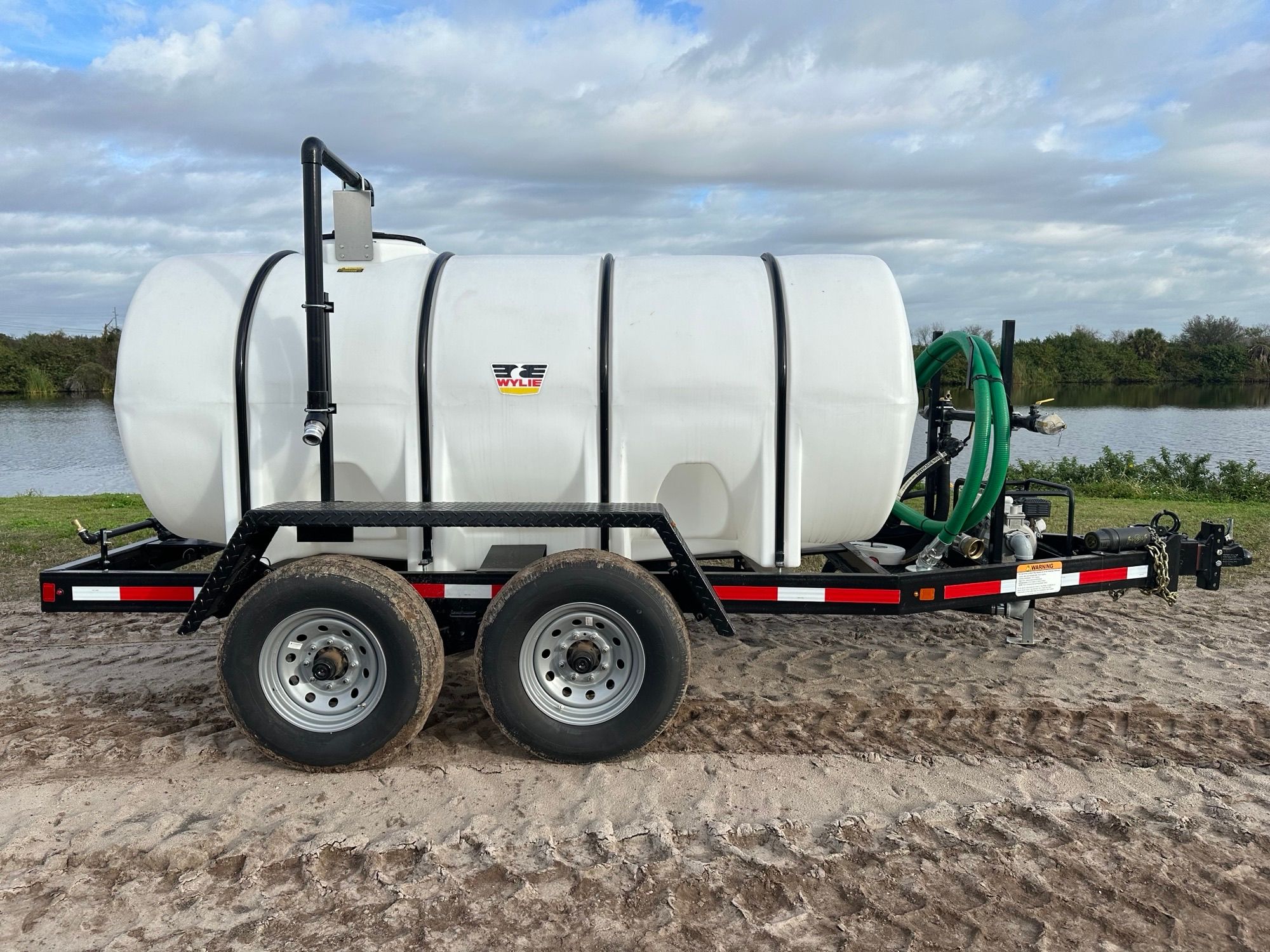 WYLIE 1025 GALLON EXPRESS WATER WAGON Photo 5 Thumbnail