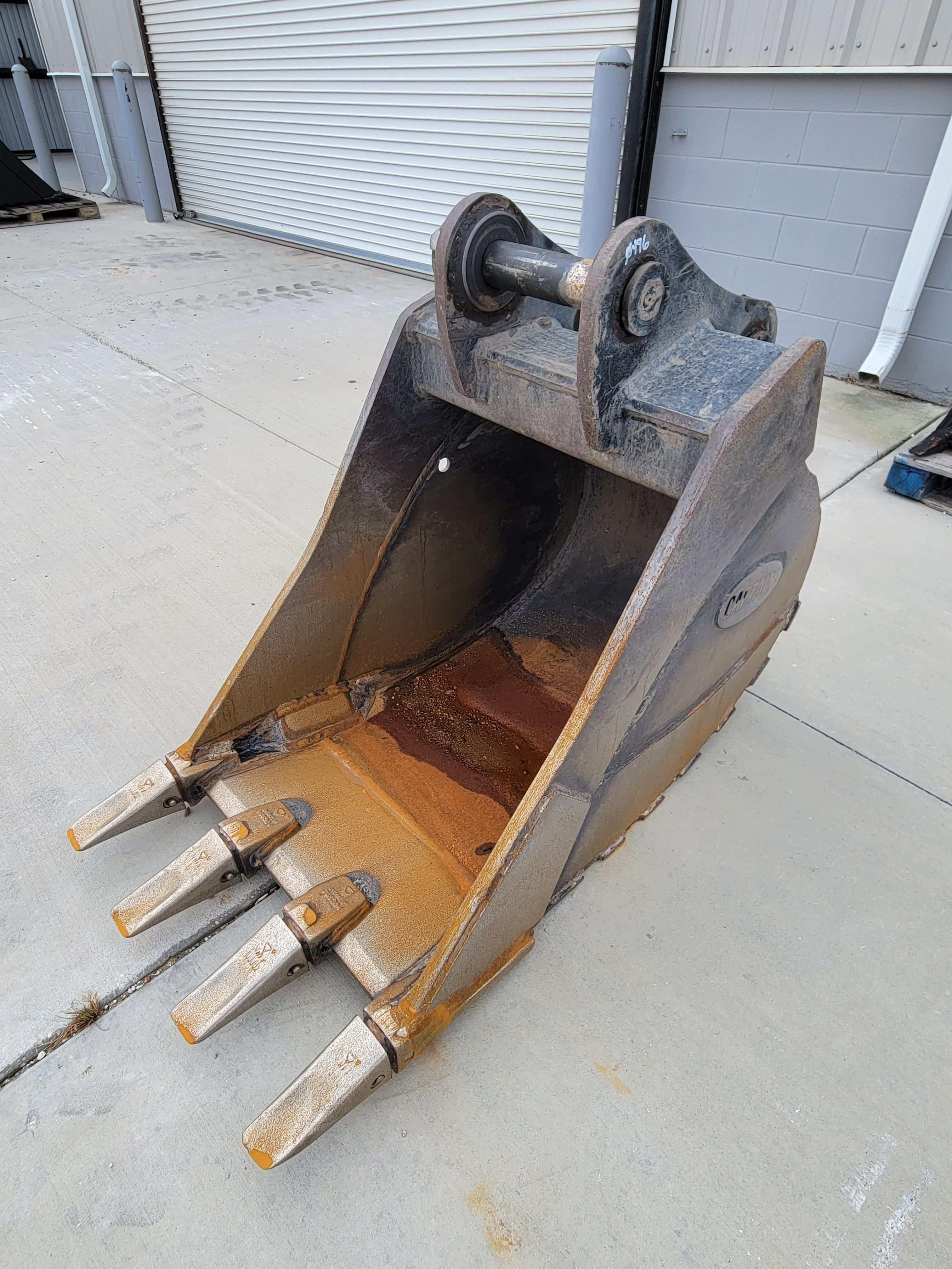 30" BUCKET FOR SY155U Photo 1 Thumbnail