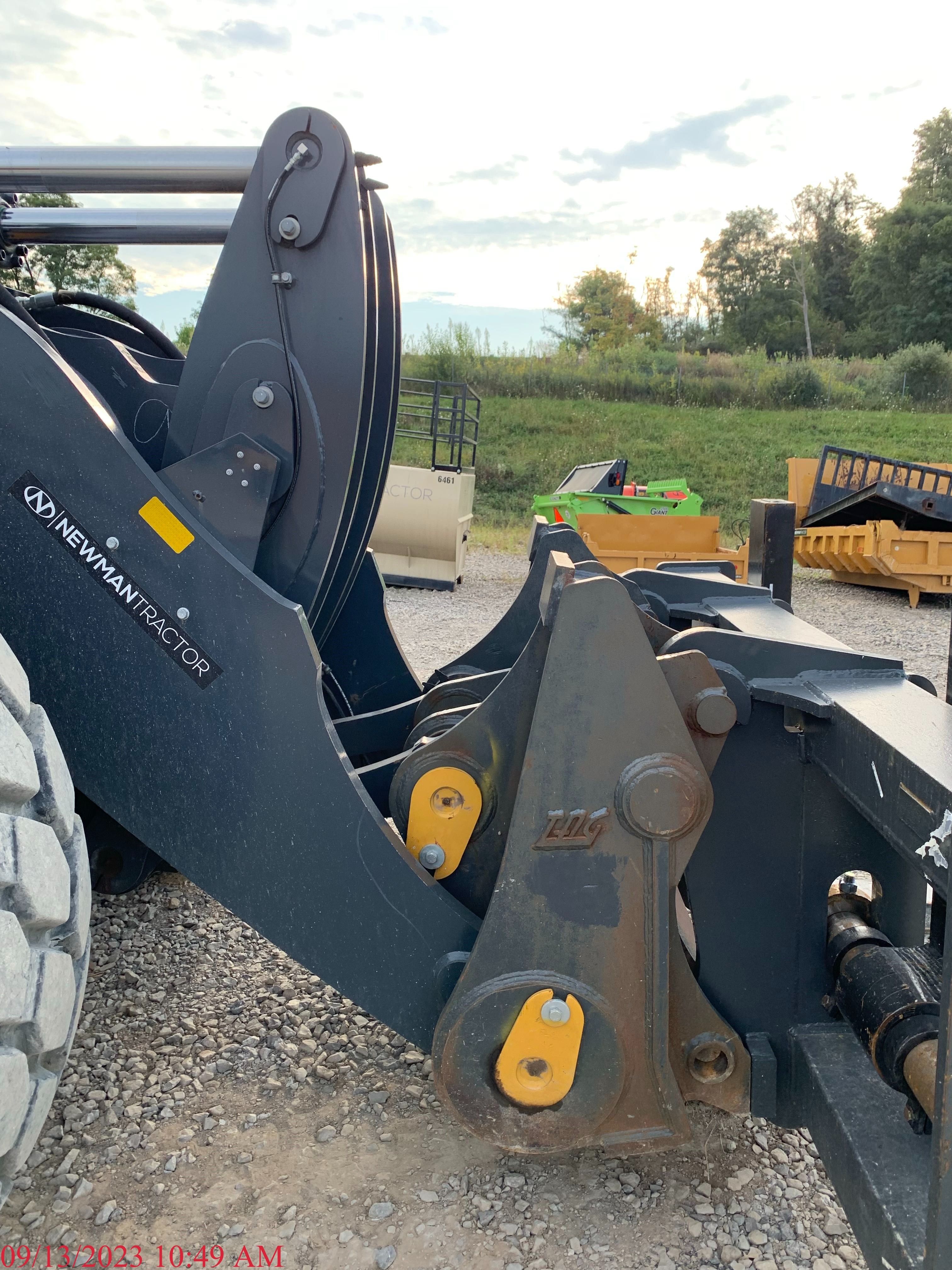 2022 JOHN DEERE 844L Photo 9 Thumbnail