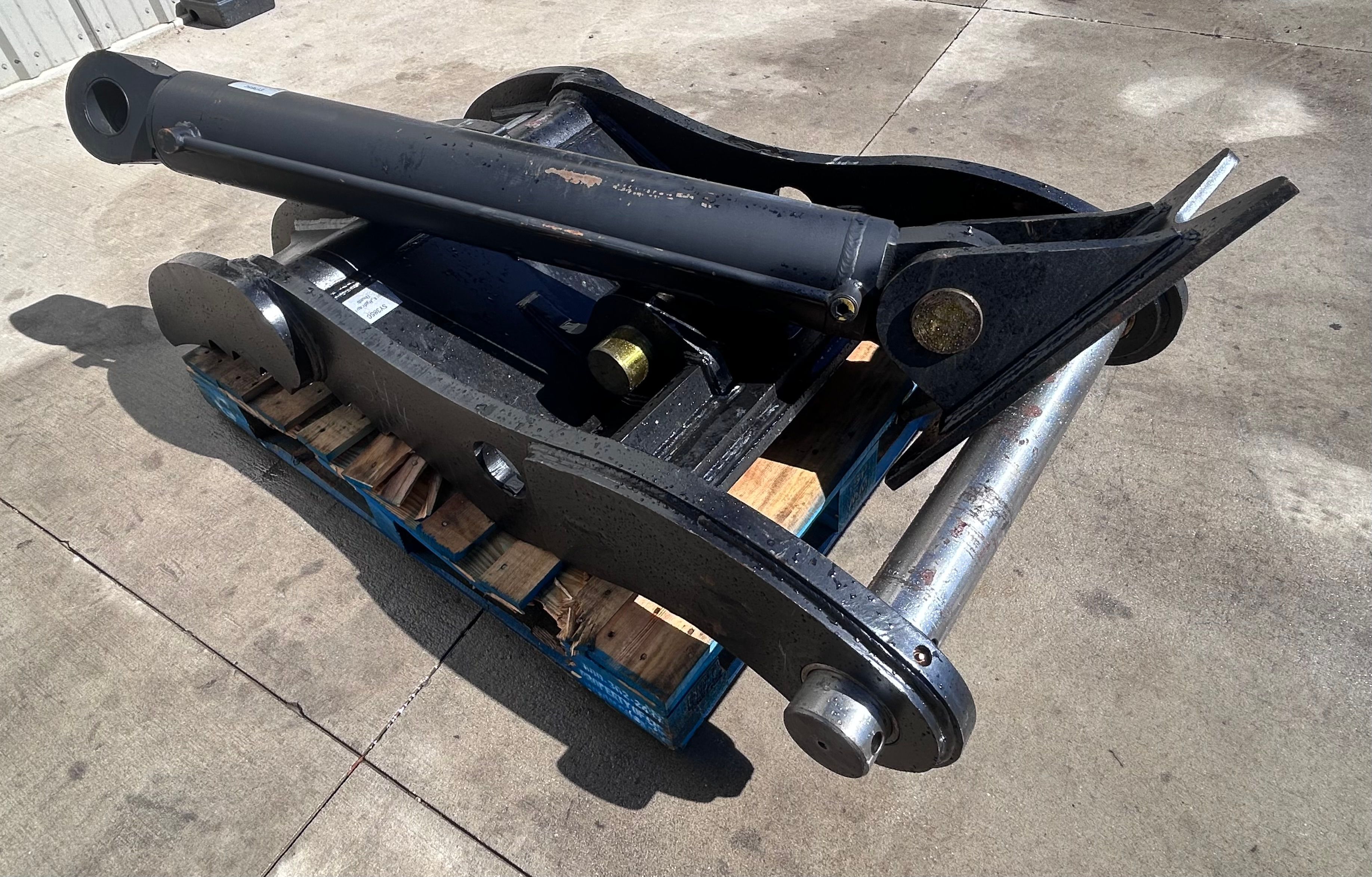 SHORT THUMB FOR SY385C (NO CPLR) Photo 1 Thumbnail