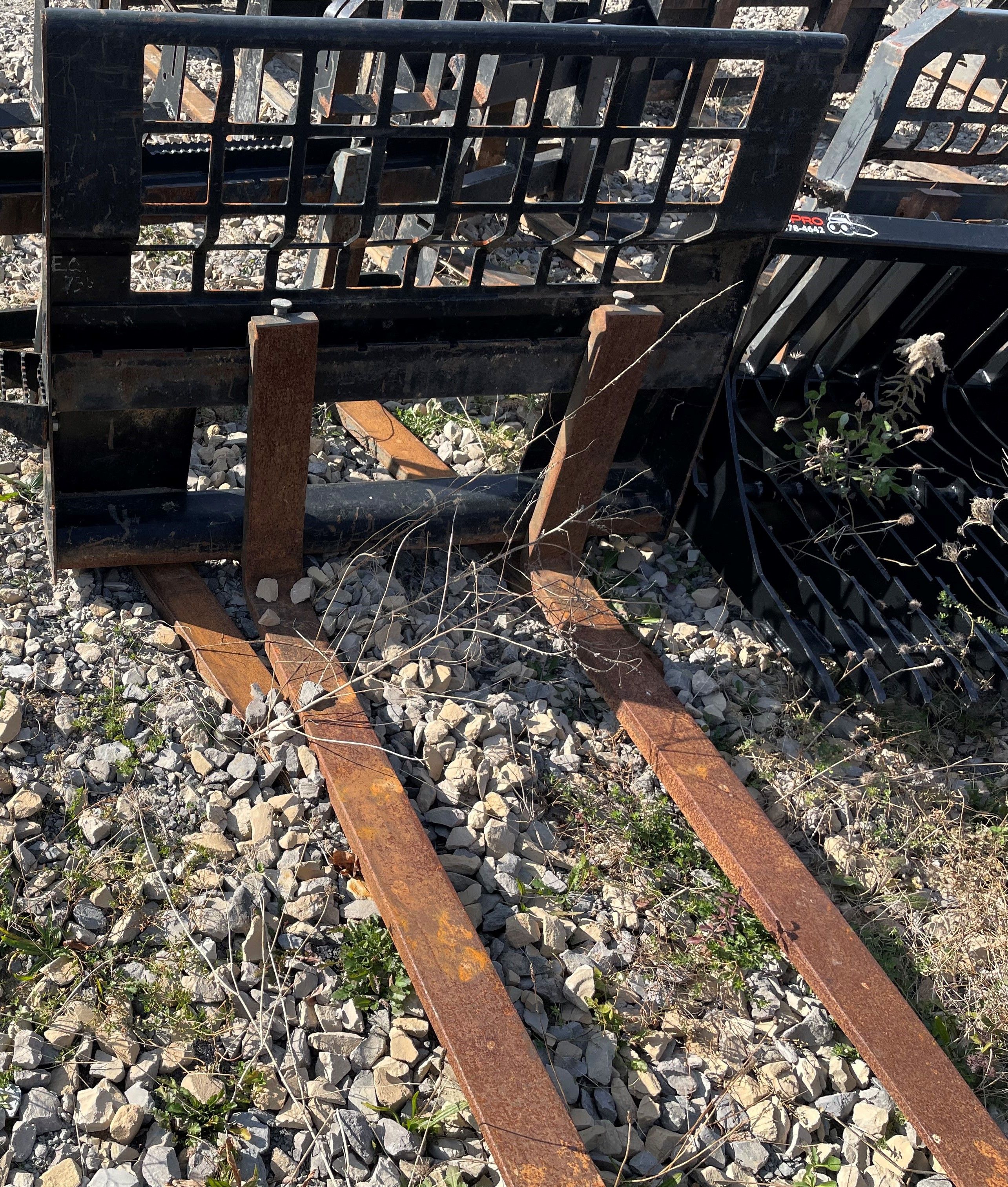 48" SKID STEER FORKS Photo 2 Thumbnail