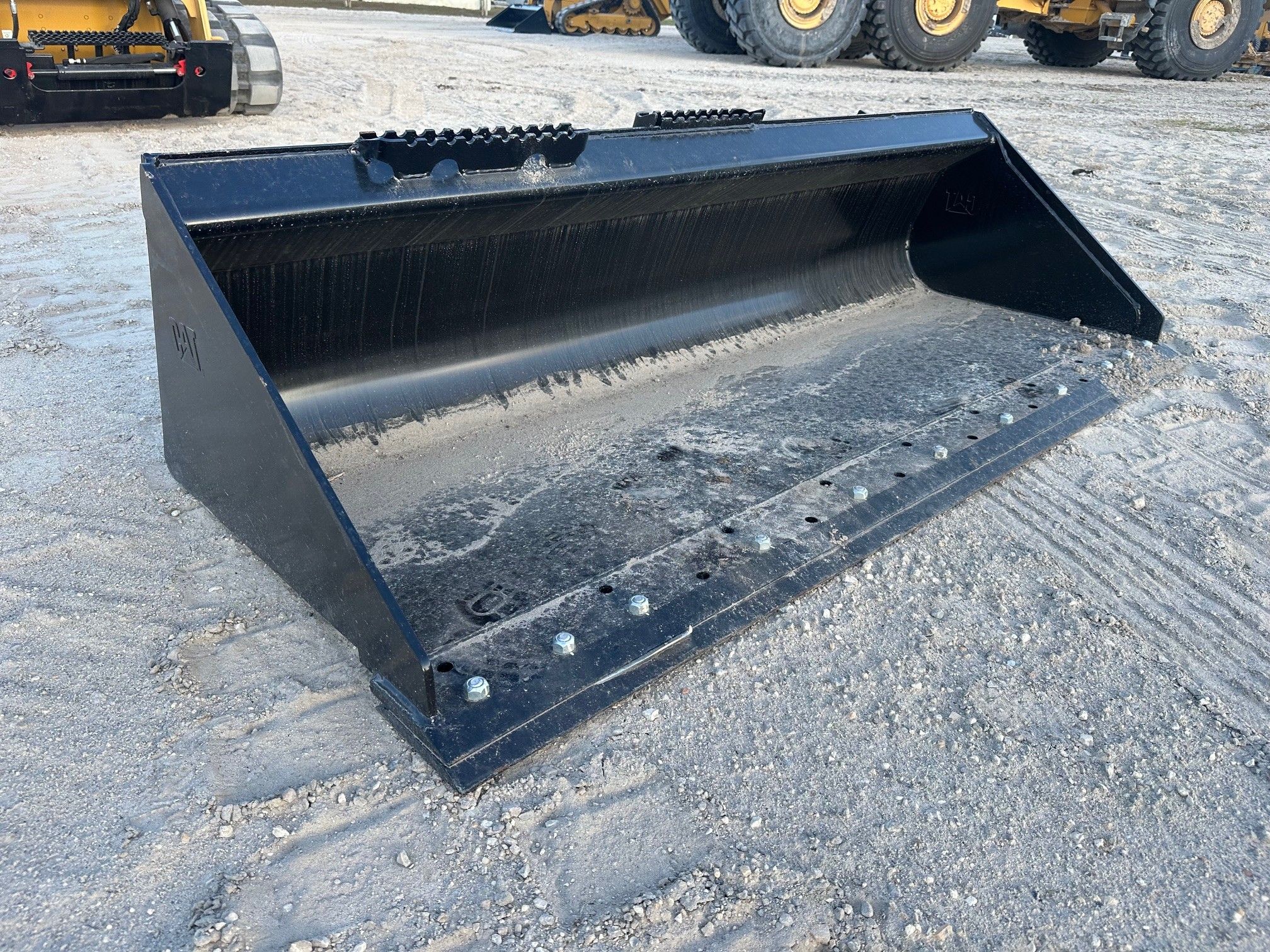 CAT 299D3 80" Skid Steer Bucket Photo 4 Thumbnail
