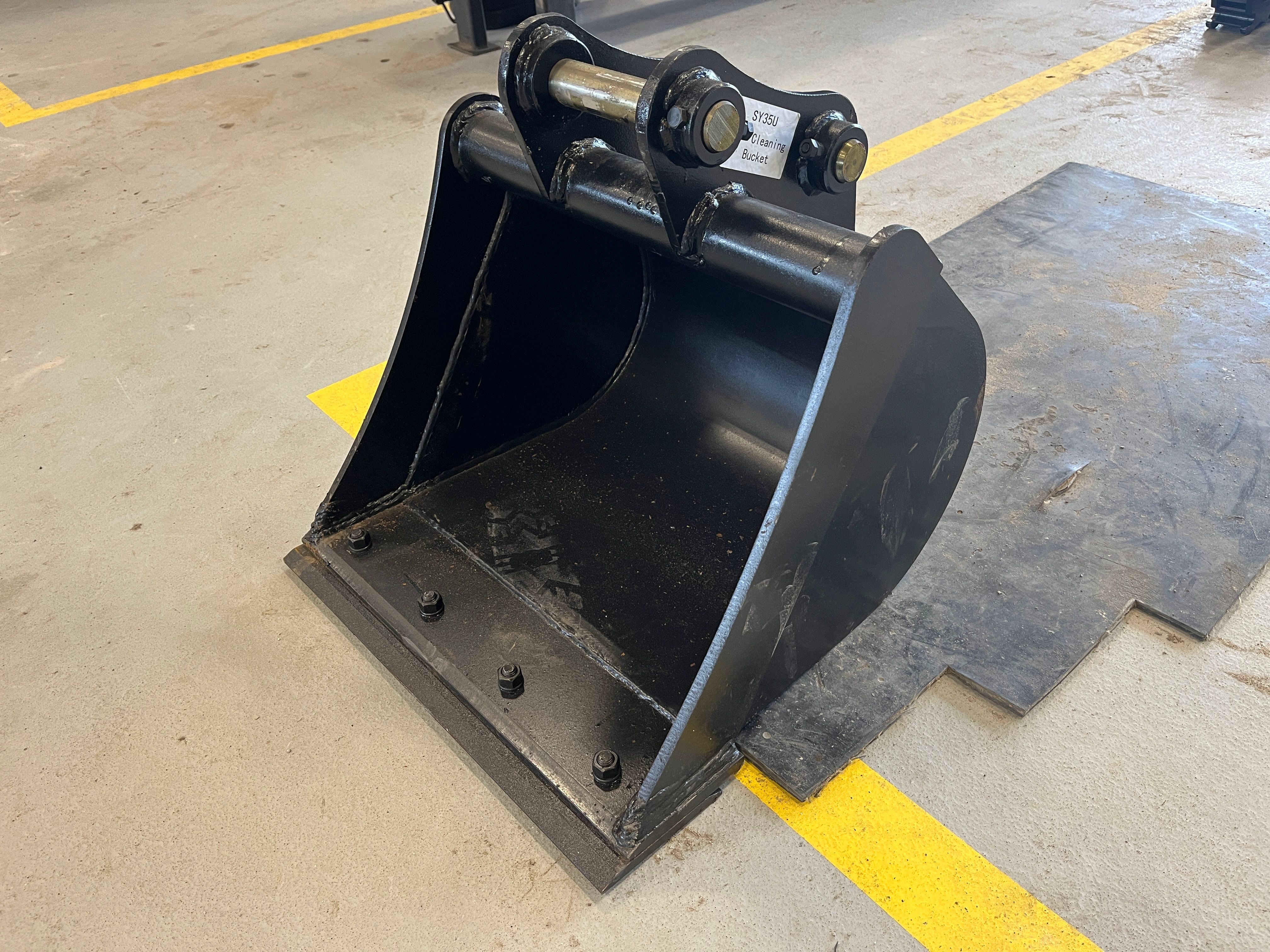 24" DC BUCKET FOR SY35U Photo 1 Thumbnail