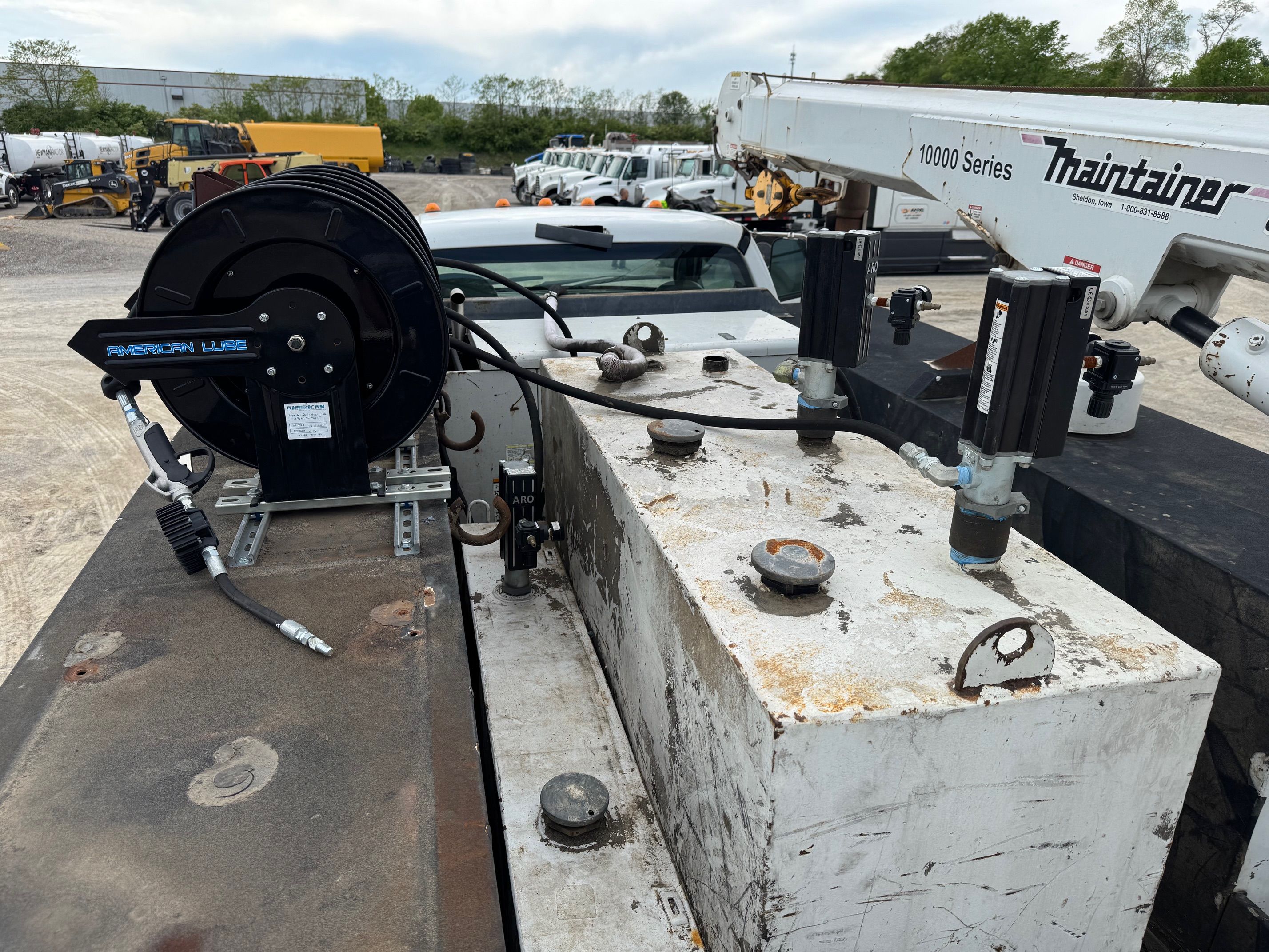 2009 FORD F750 SERVICE TRUCK Photo 7 Thumbnail