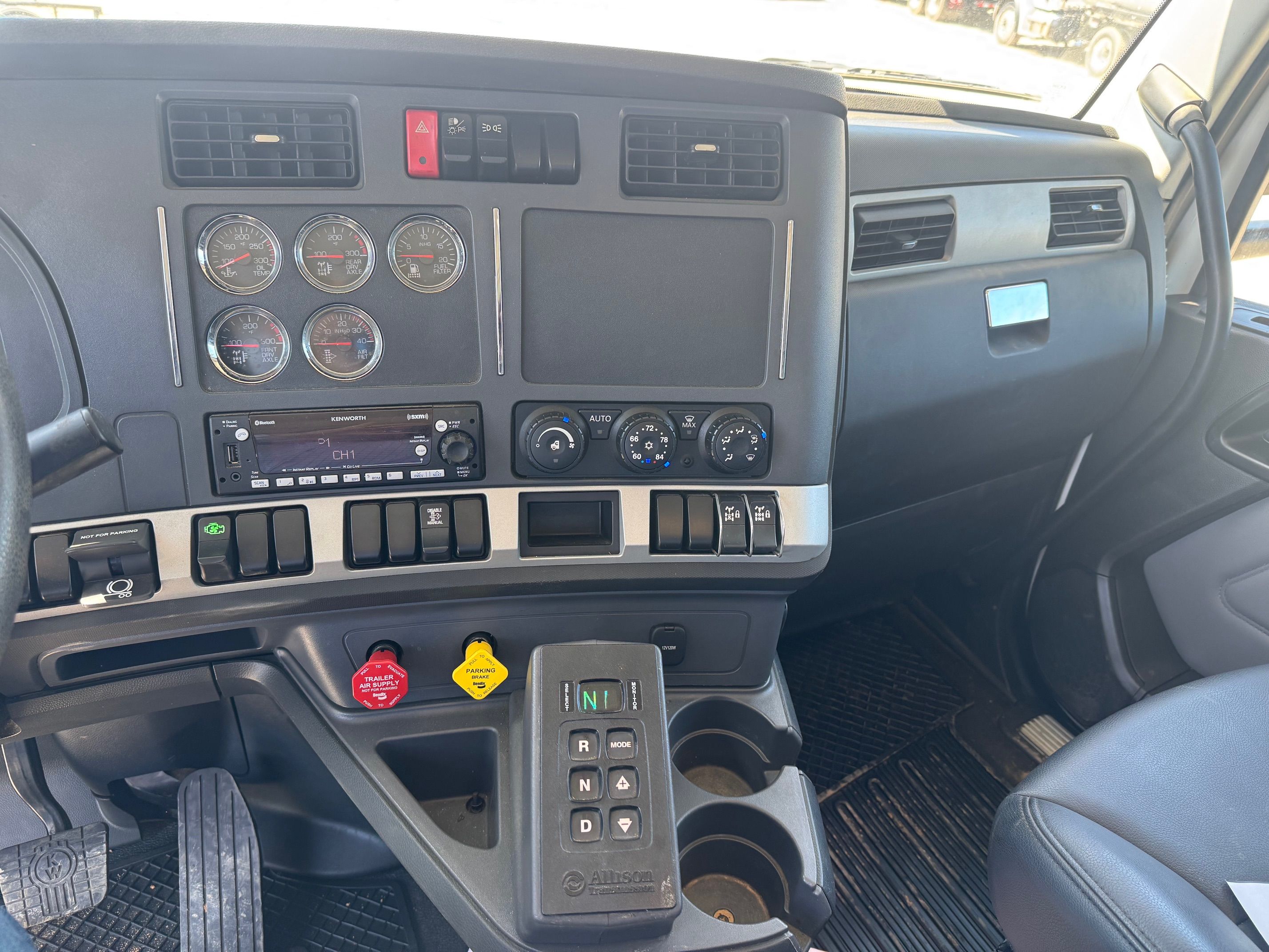 2024 KENWORTH T880 DUMP Photo 6 Thumbnail