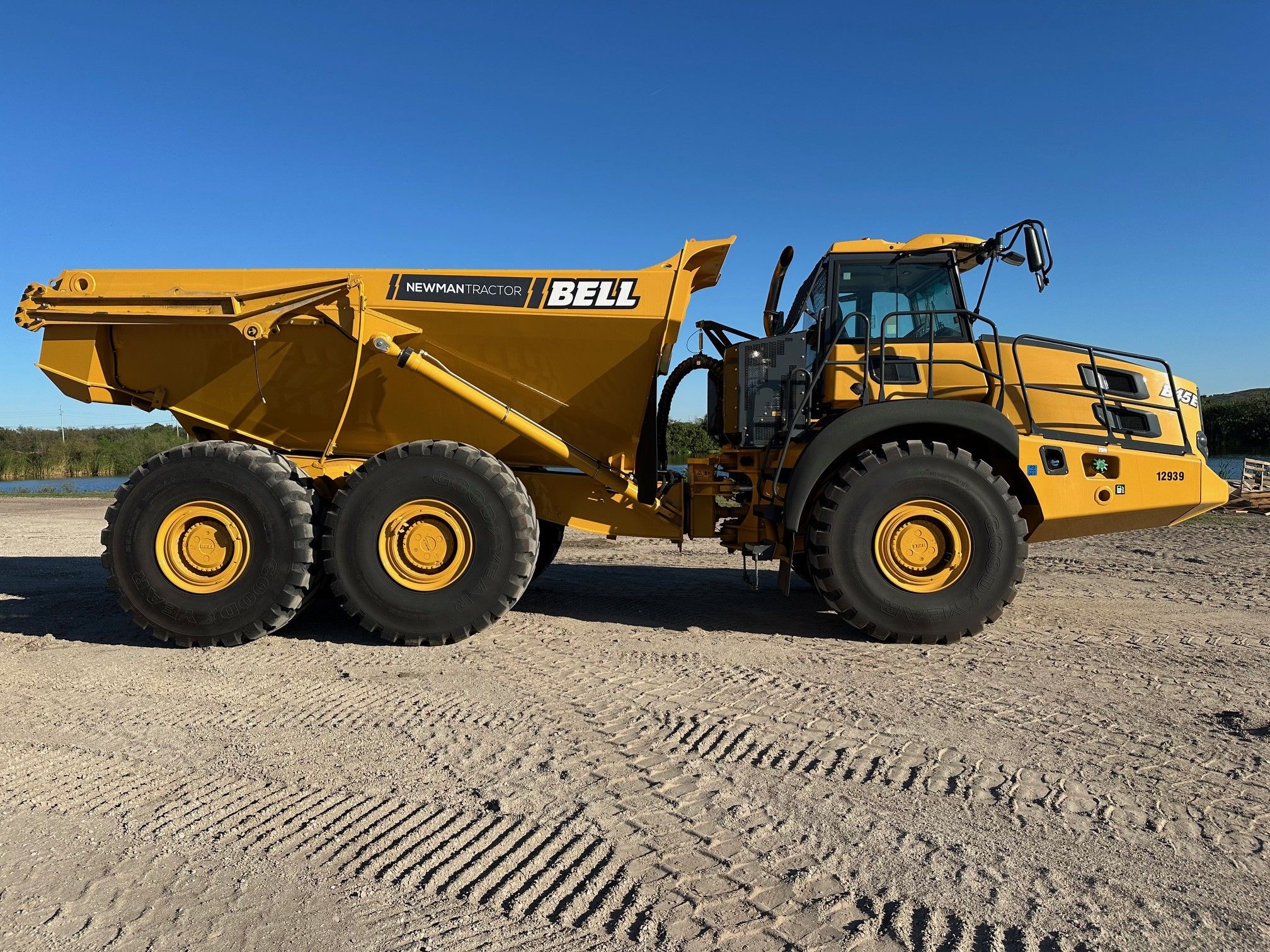 2025 BELL B45E Photo 5 Thumbnail