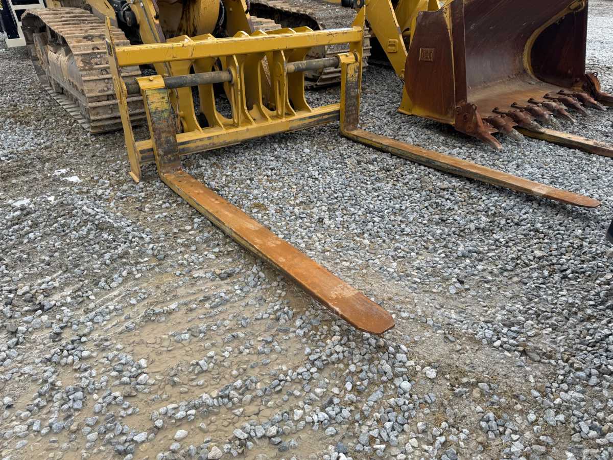 96" PIN ON FORKS FOR 963K Photo 1