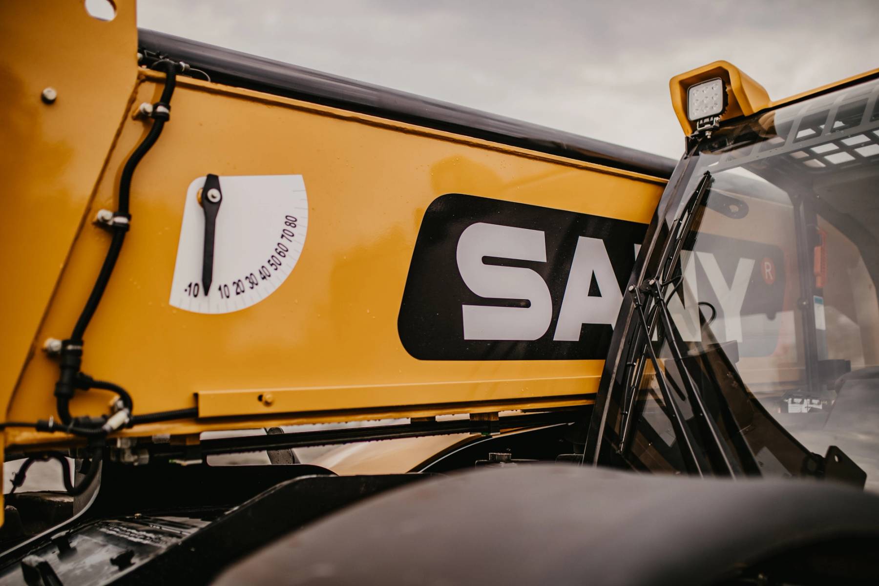 What Is a Telehandler? Uses and Benefits of This Versatile Machine ...