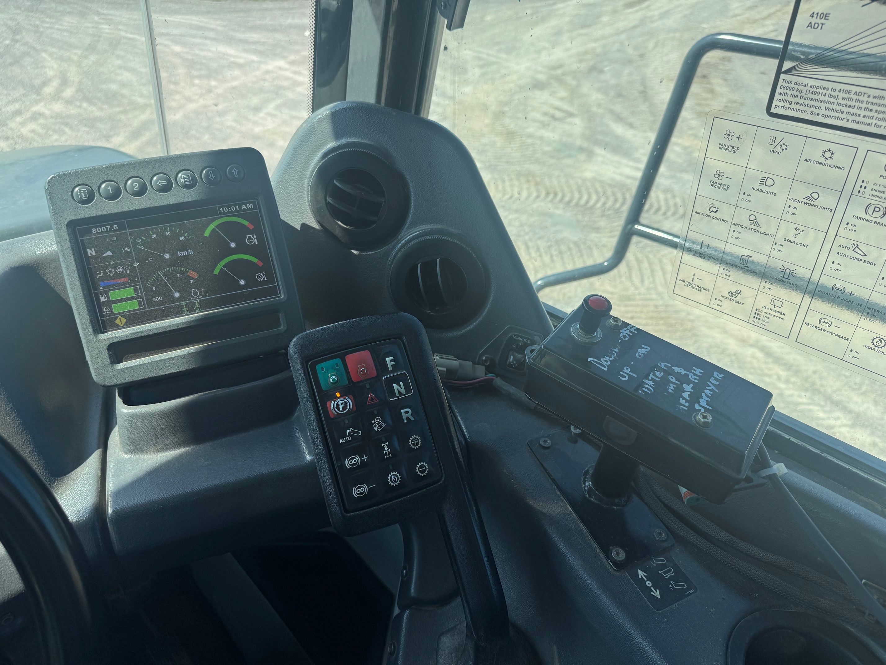 2015 JOHN DEERE 410E WATER TRUCK Photo 10 Thumbnail