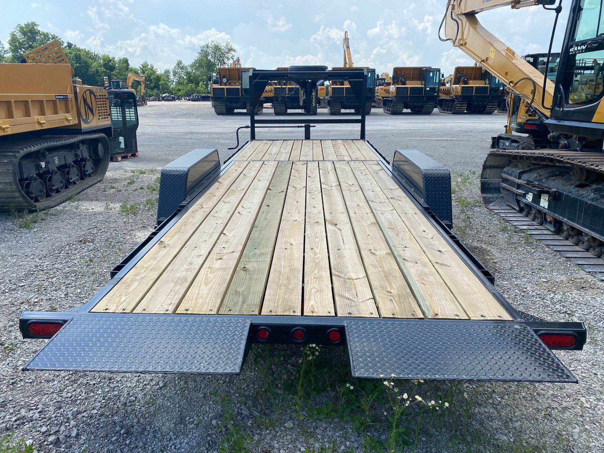 22' TILT GOOSENECK TRAILER Photo 3 Thumbnail