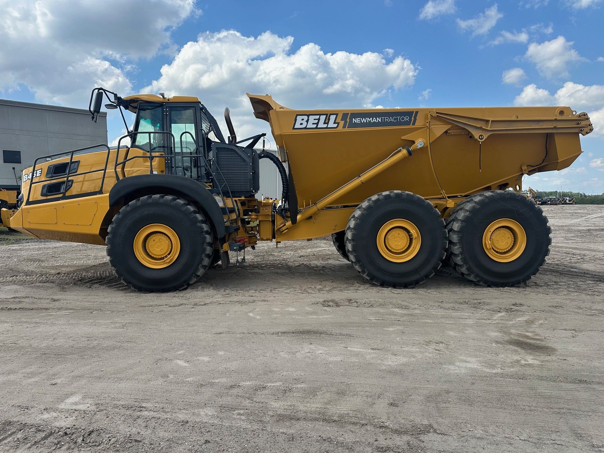 2025 BELL B45E Photo 2 Thumbnail