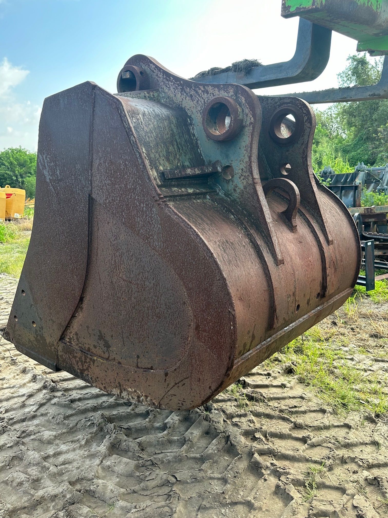 60" EXCAVATOR BUCKET FOR HYUNDAI Photo 4 Thumbnail