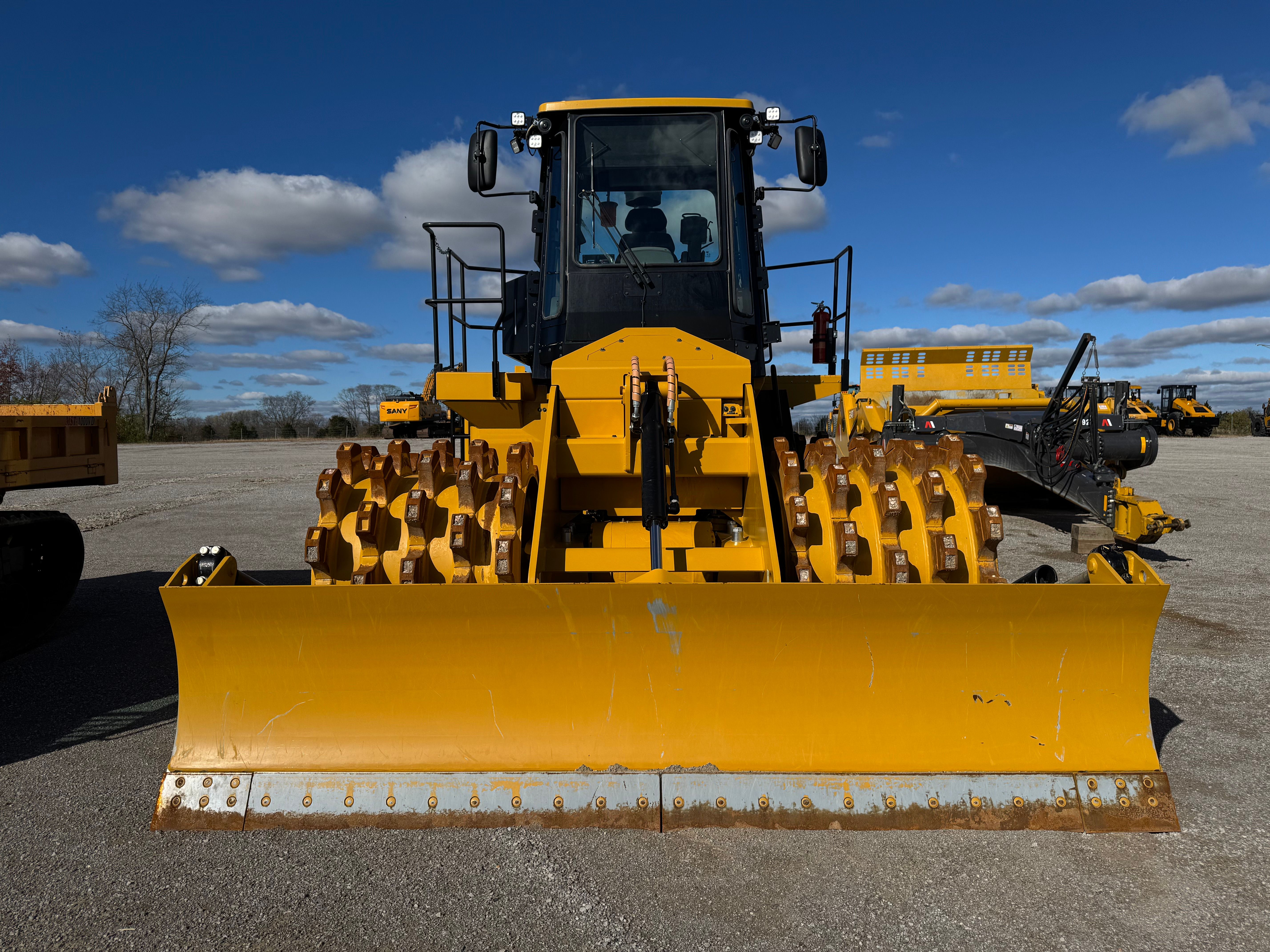 2024 CAT 815 Photo 7 Thumbnail