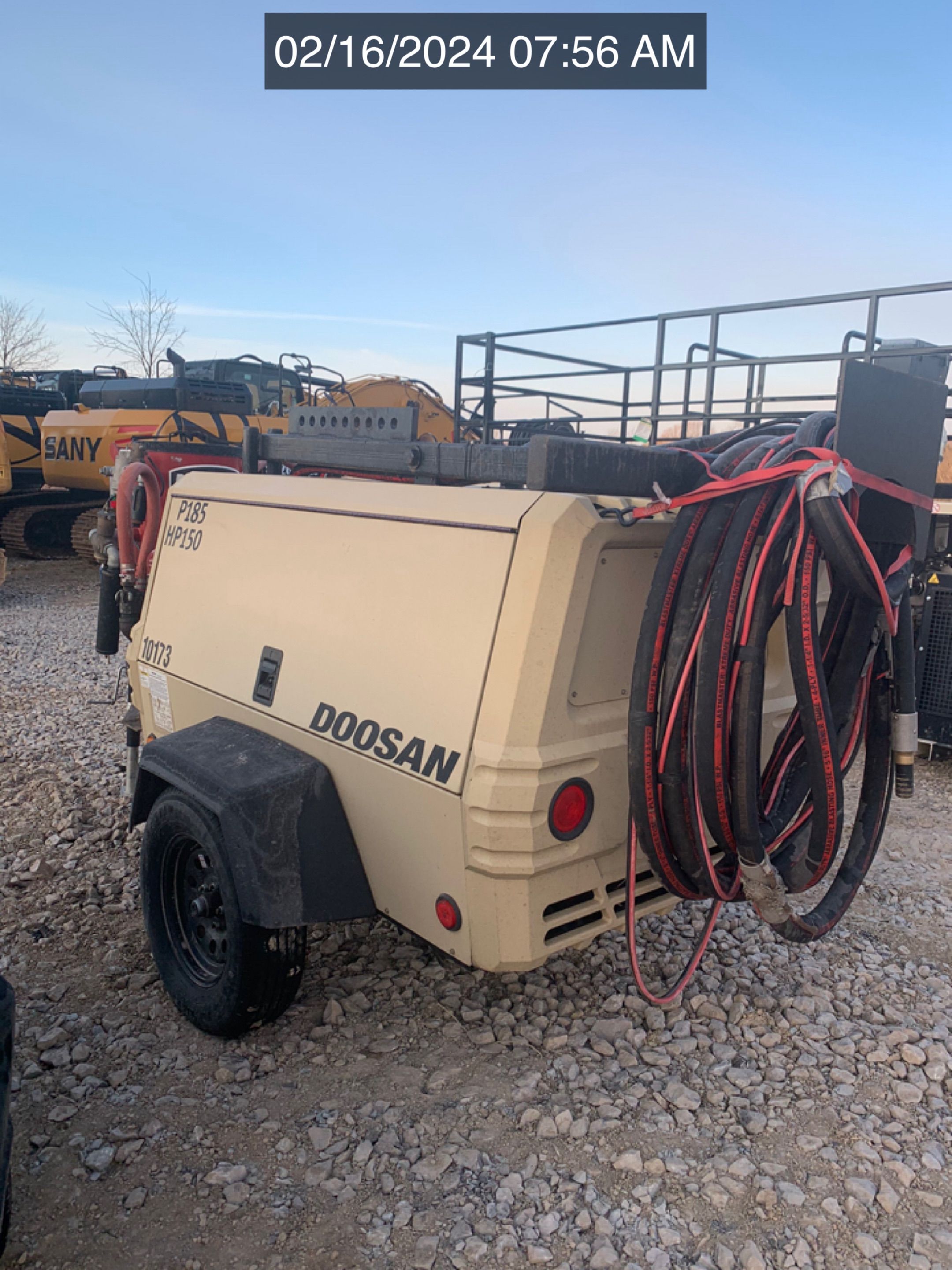 2023 DOOSAN P185 Photo 2 Thumbnail