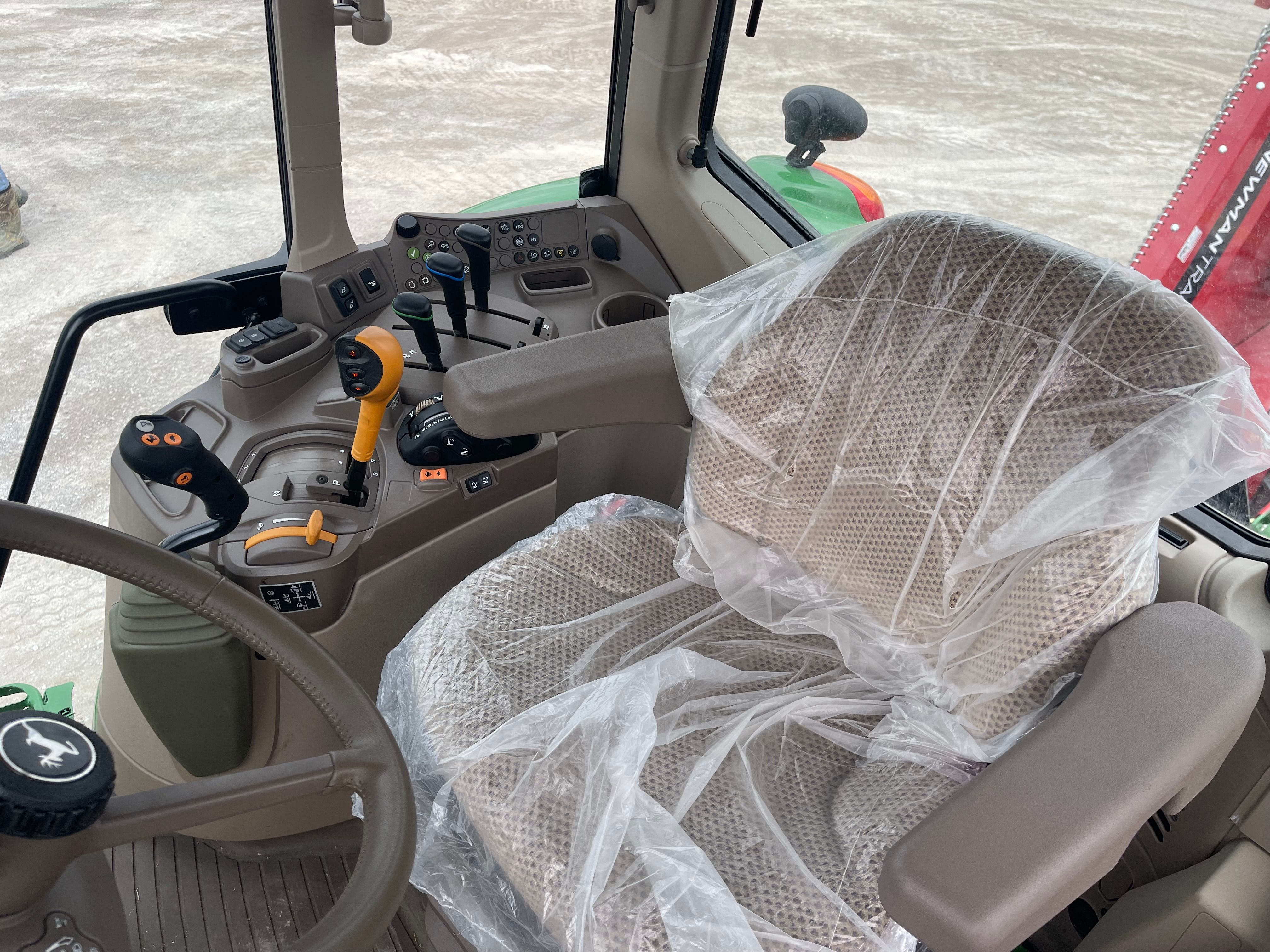 2021 JOHN DEERE 6130M Photo 6 Thumbnail