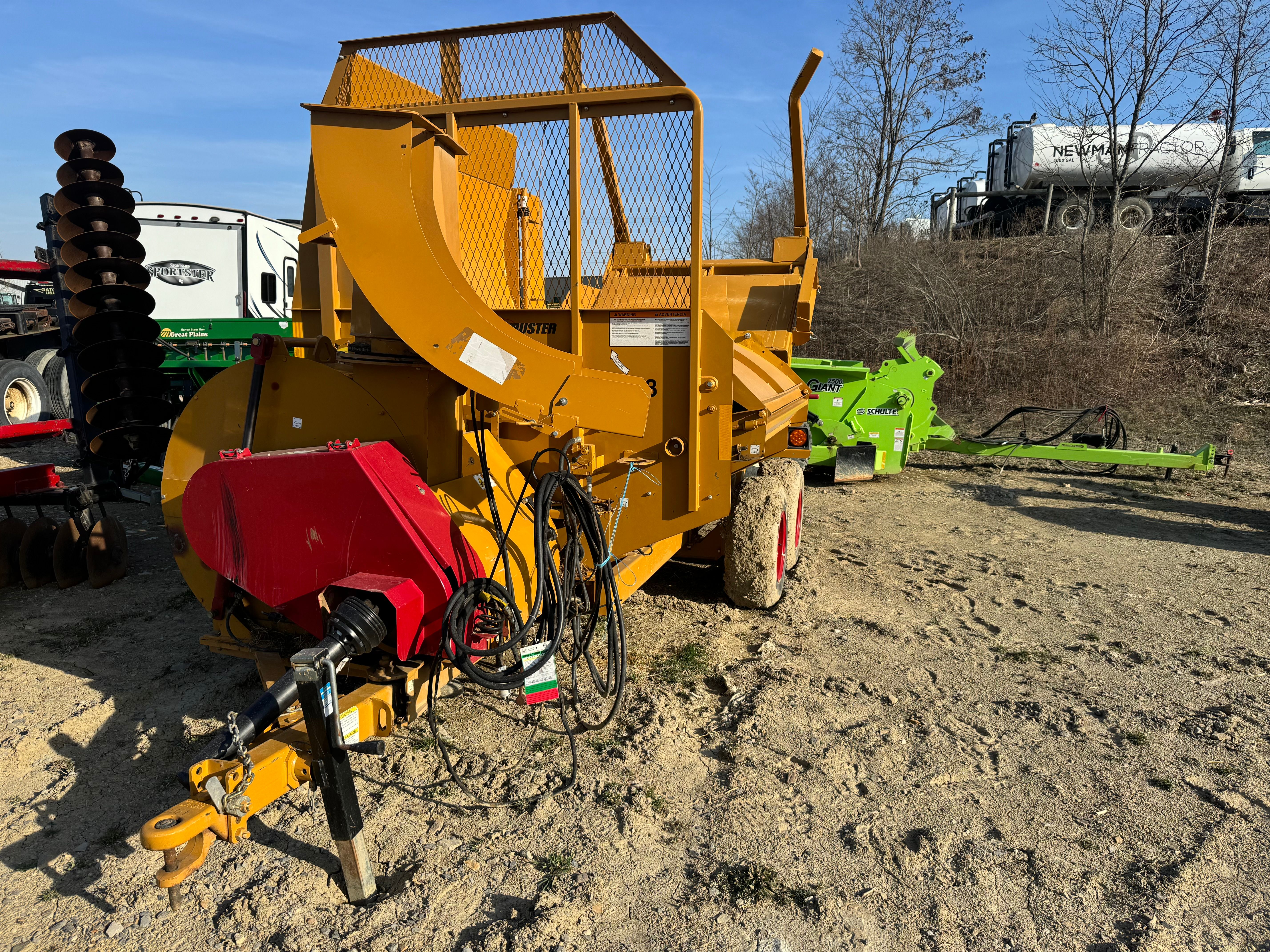 2023 HAYBUSTER 2574 BALEBUSTER Photo 3 Thumbnail