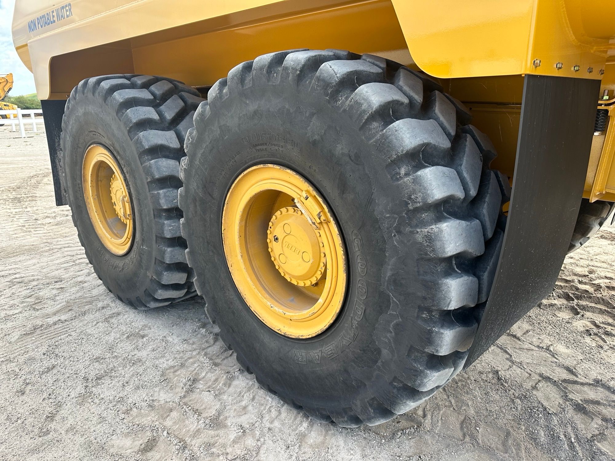 2019 BELL B25E Photo 11 Thumbnail