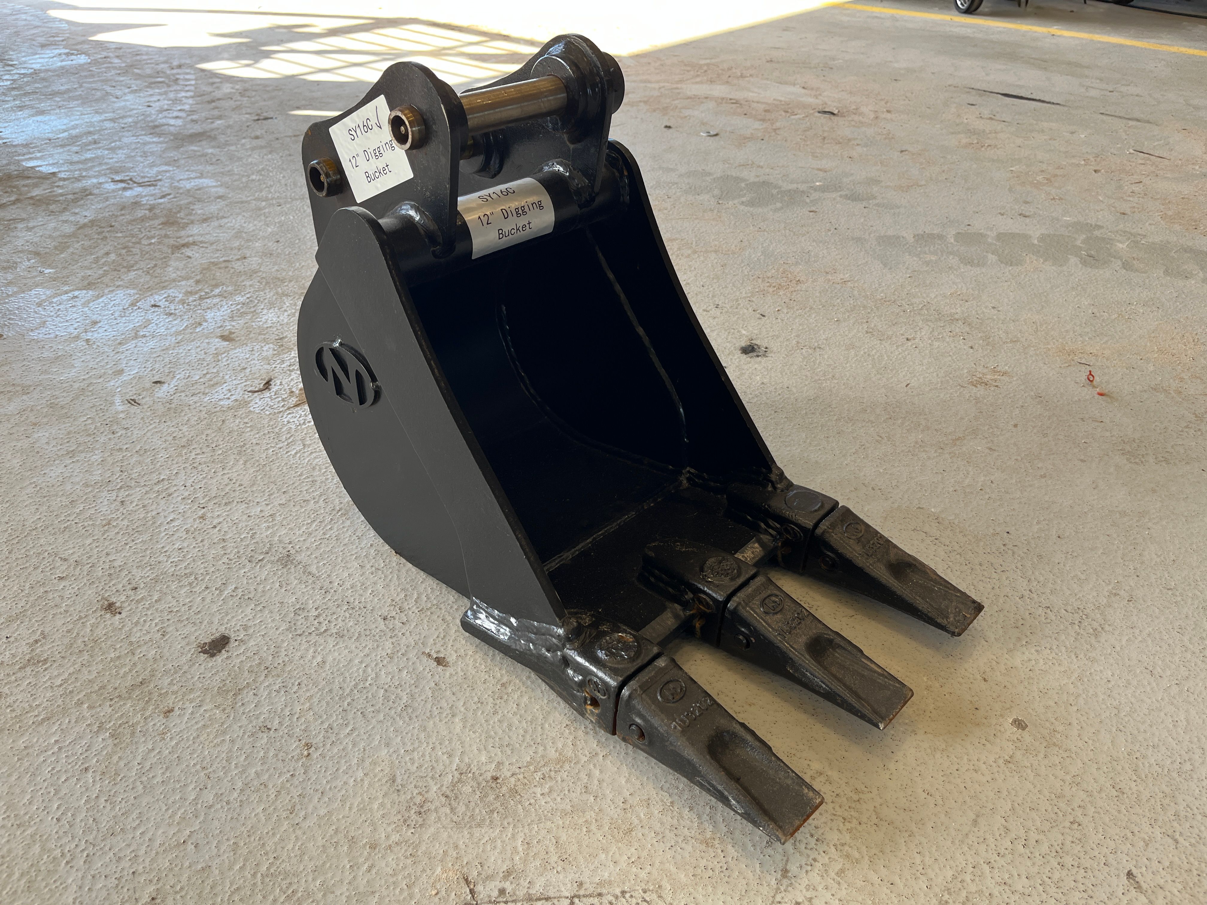 12" BUCKET FOR SY16C Photo 4 Thumbnail