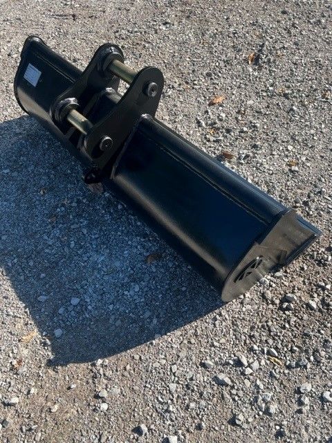 48" EXCAVATOR DITCH CLEANING BUCKET 40MM PIN Photo 3 Thumbnail