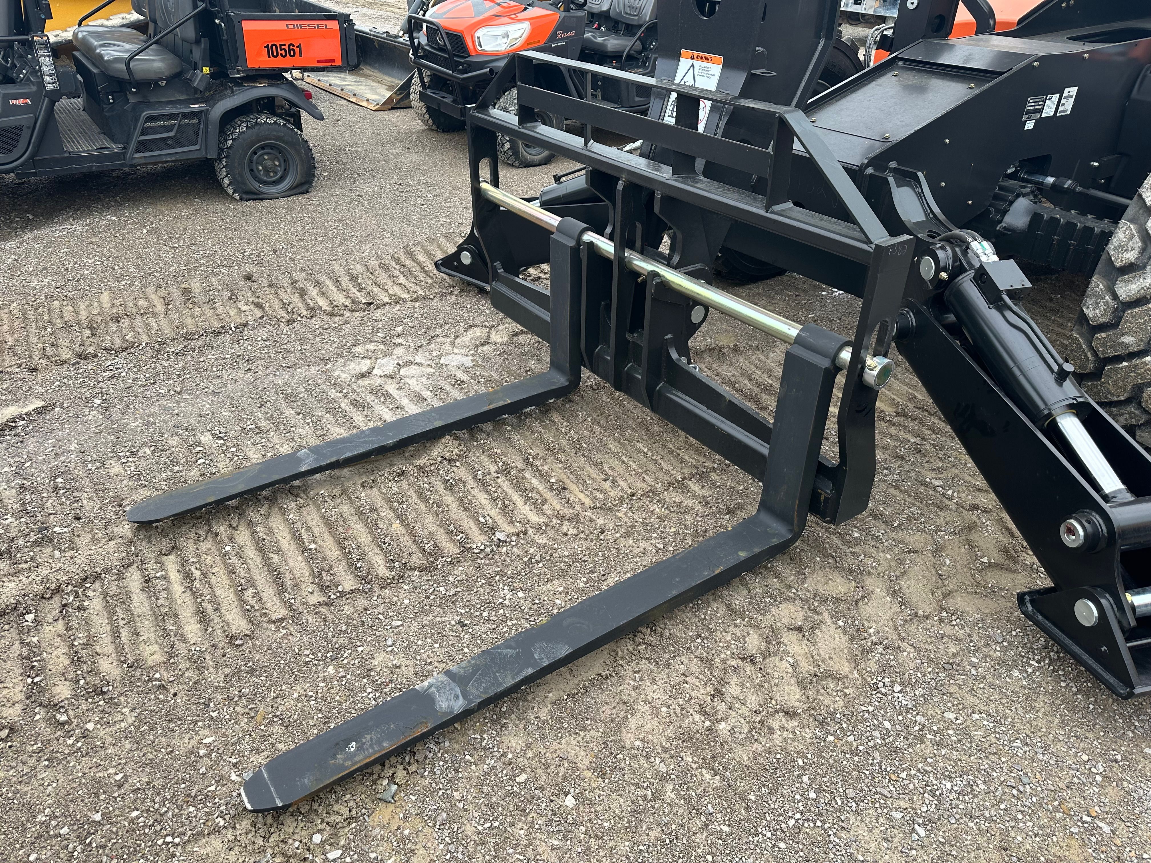 JLG 1255 60" TELEHANDLER FORKS Photo 4 Thumbnail