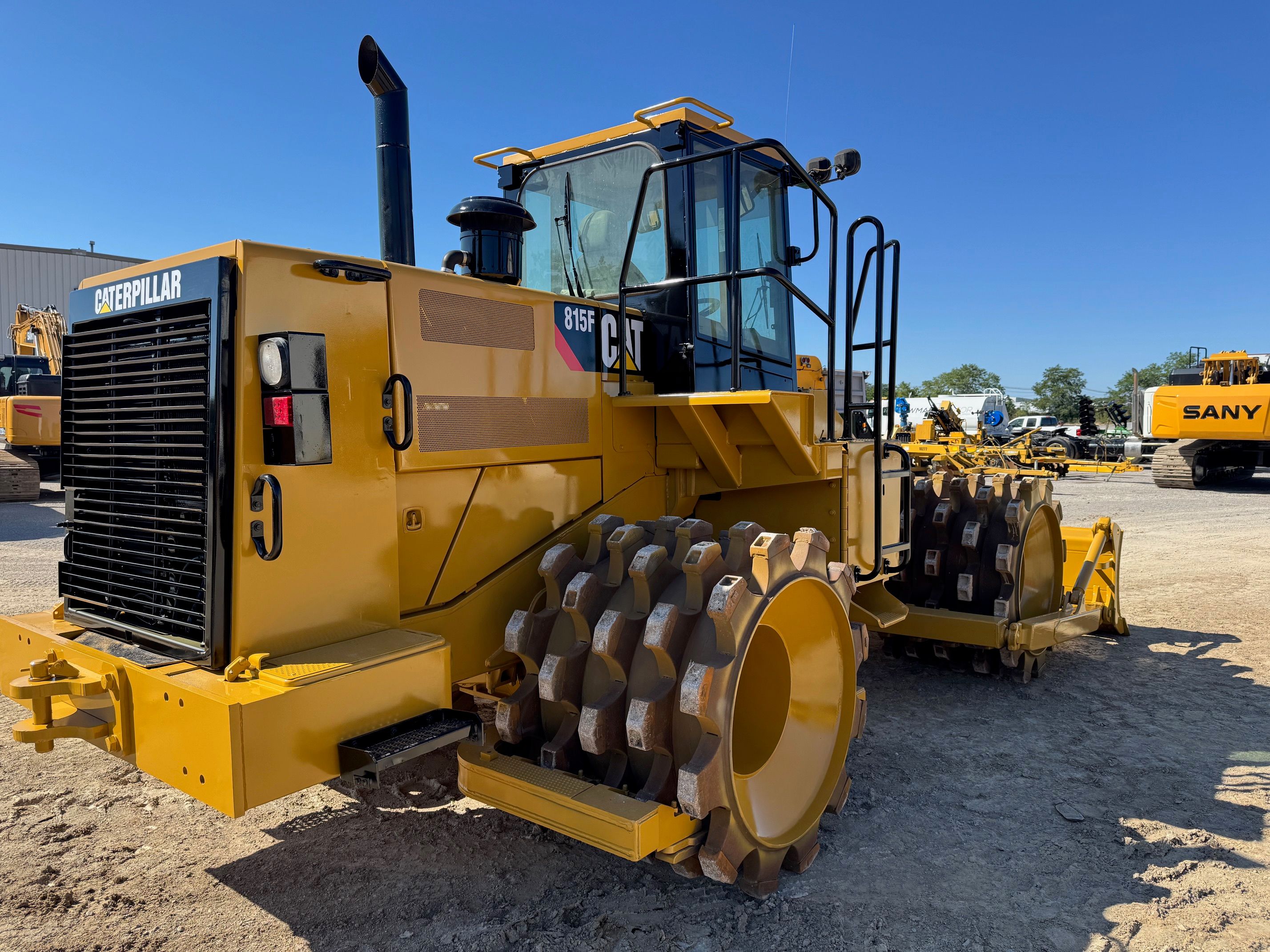 2006 CAT 815F Photo 4 Thumbnail