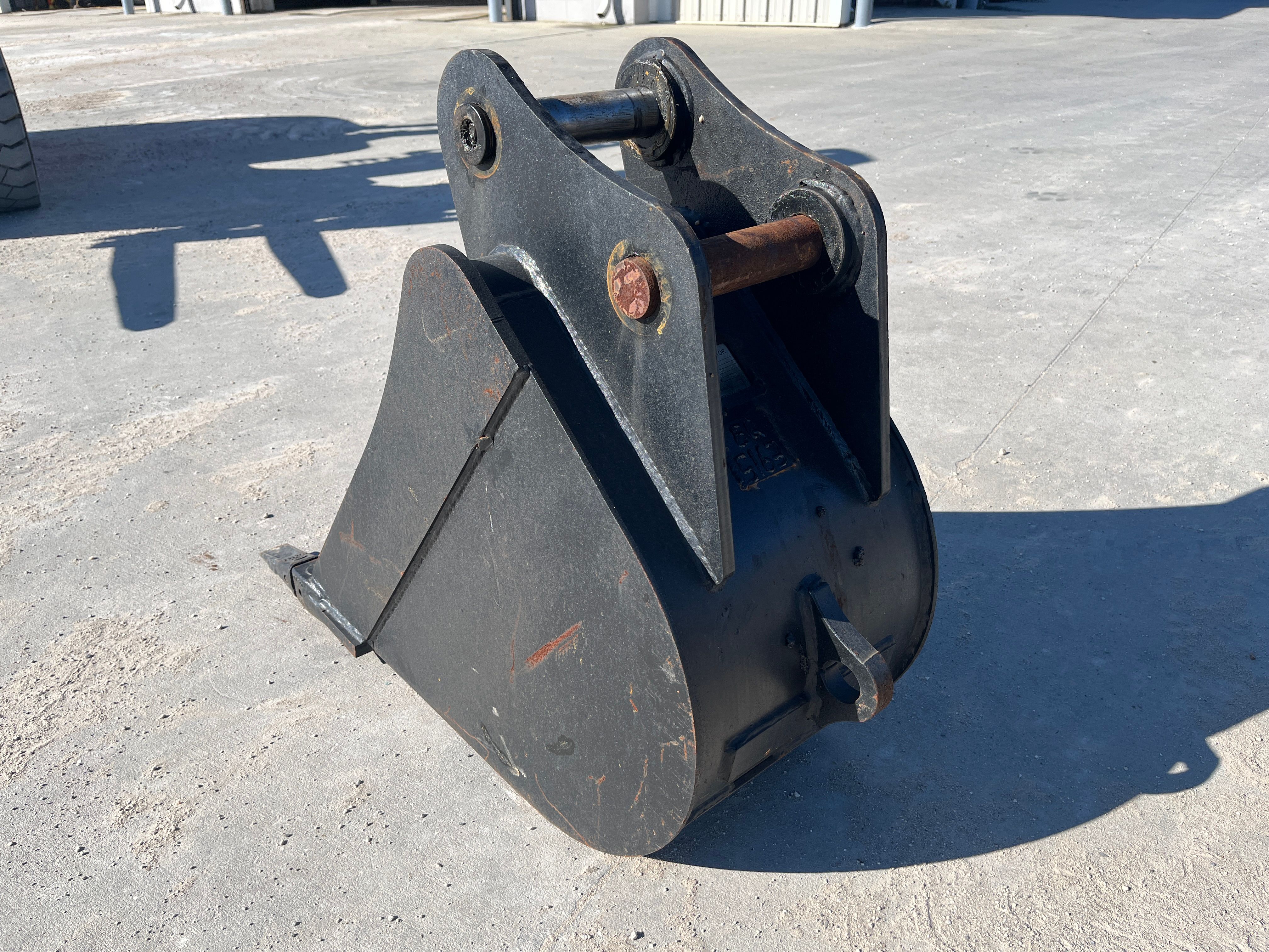 18" EXCAVATOR DIGGING BUCKET 50MM PIN Photo 2 Thumbnail