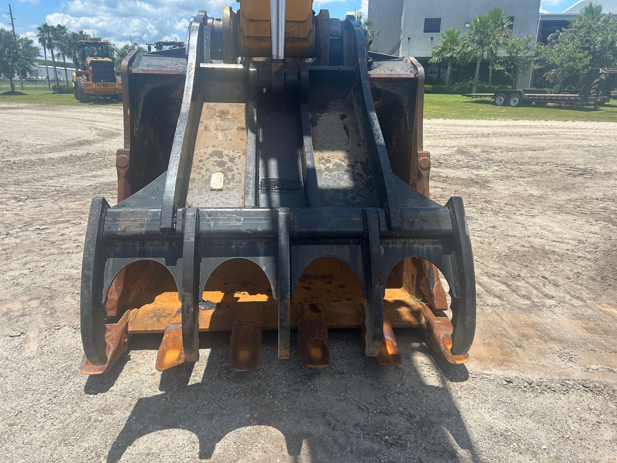 THUMB FOR A SY500 (NO QUICK COUPLER) Photo 2 Thumbnail