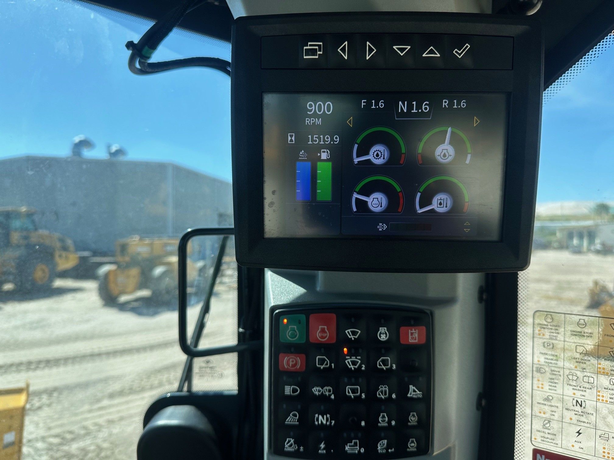 2023 JOHN DEERE 850L WLT Photo 11 Thumbnail