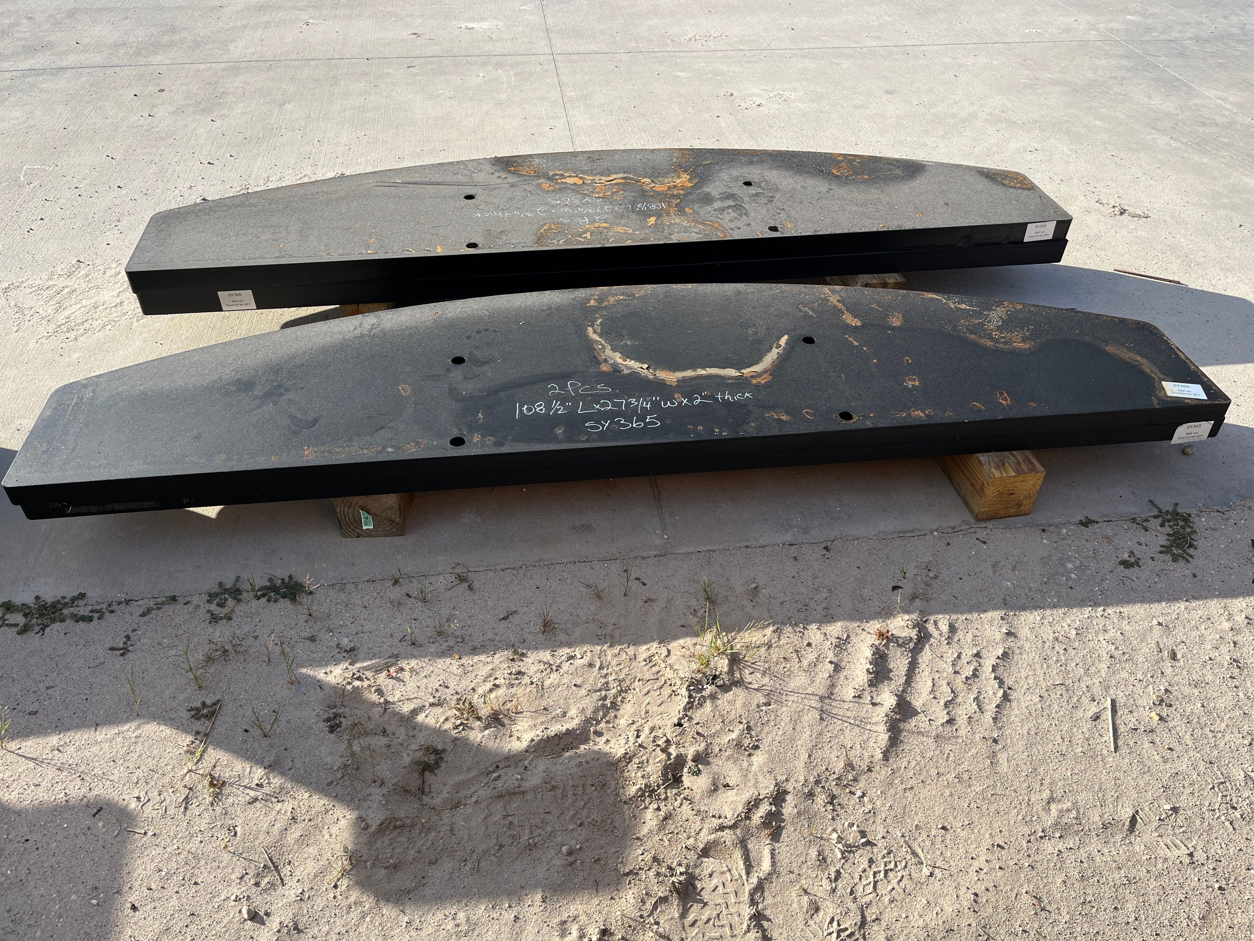 3,000LB ADDITIONAL COUNTER WEIGHT FOR SY365C Photo 1 Thumbnail