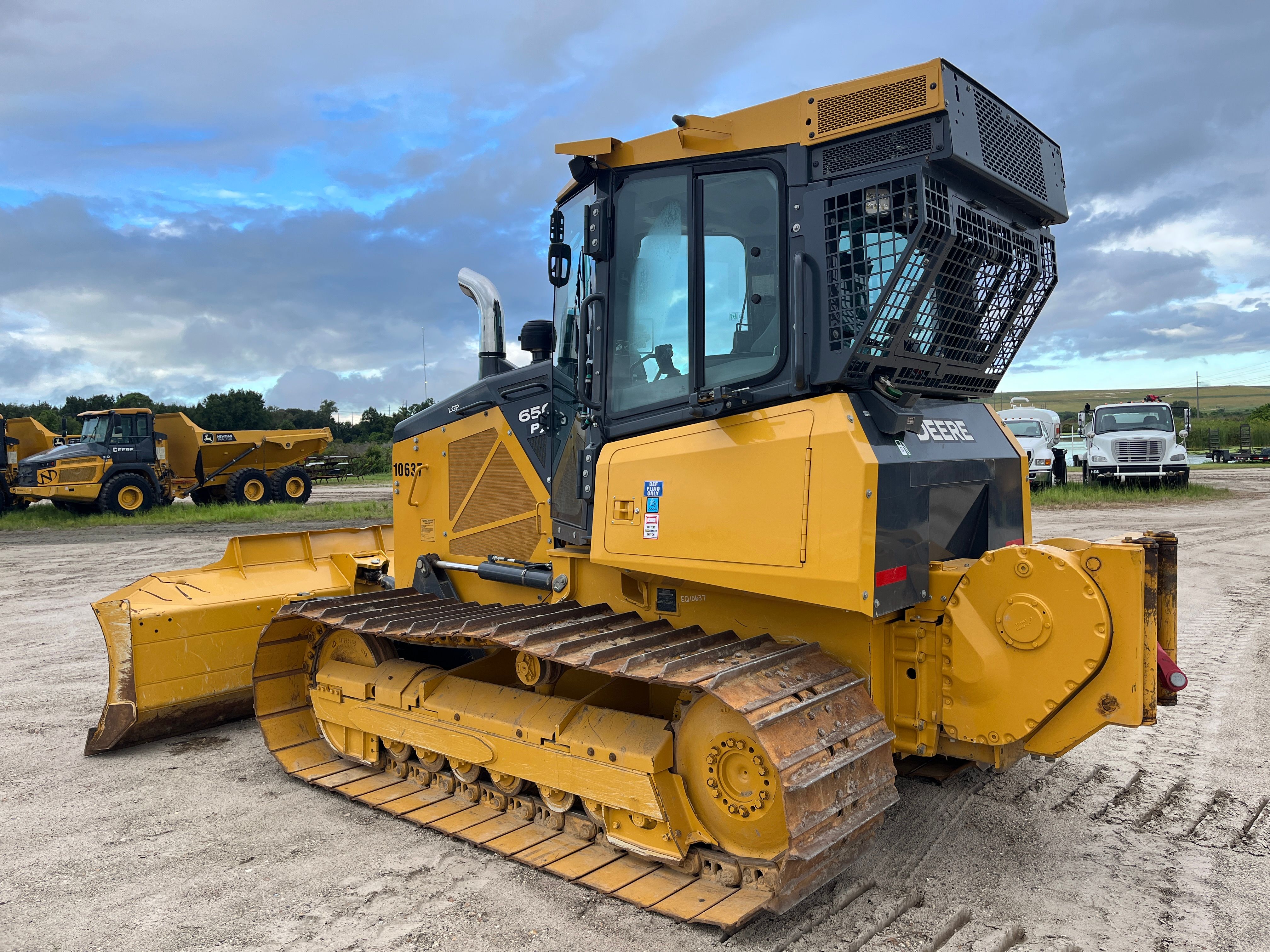 2023 JOHN DEERE 650 P-TIER Photo 3 Thumbnail