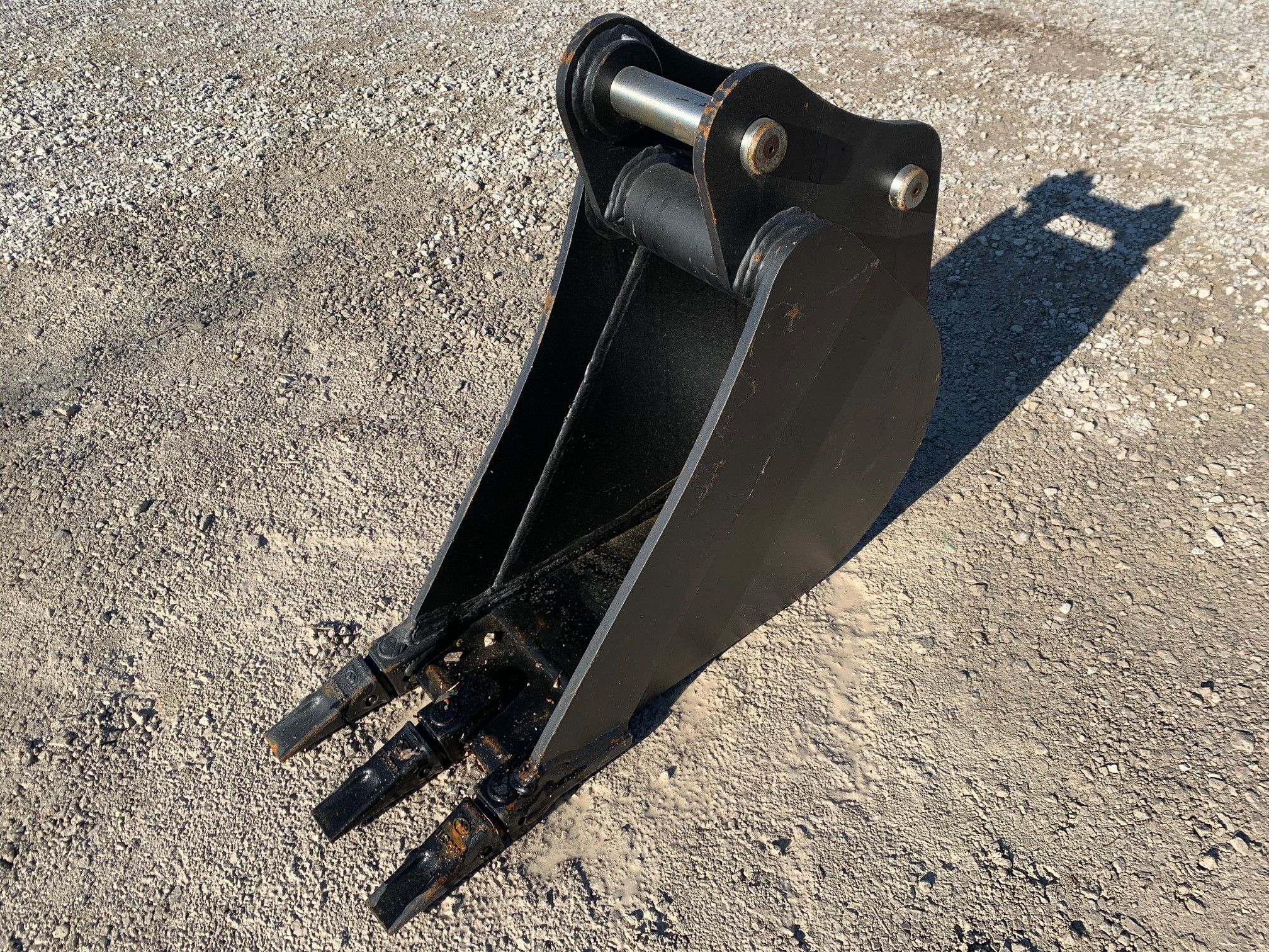 12" BUCKET FOR SY50U Photo 4 Thumbnail