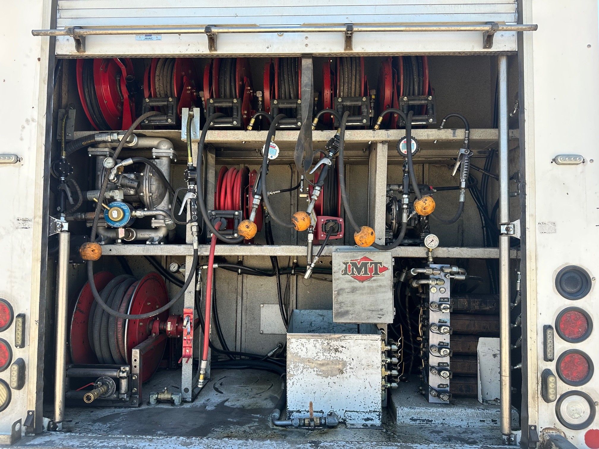 2008 FORD F750 LUBE Photo 4 Thumbnail