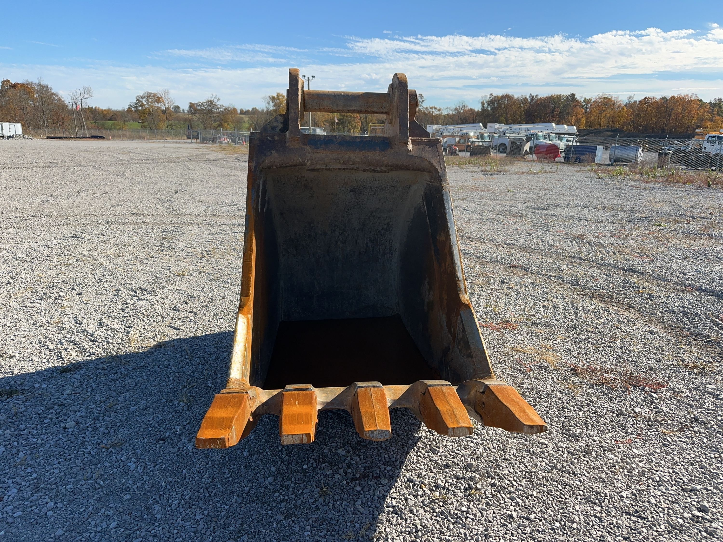 42" EXCAVATOR BUCKET W/RIPPER-SY500 Photo 2 Thumbnail