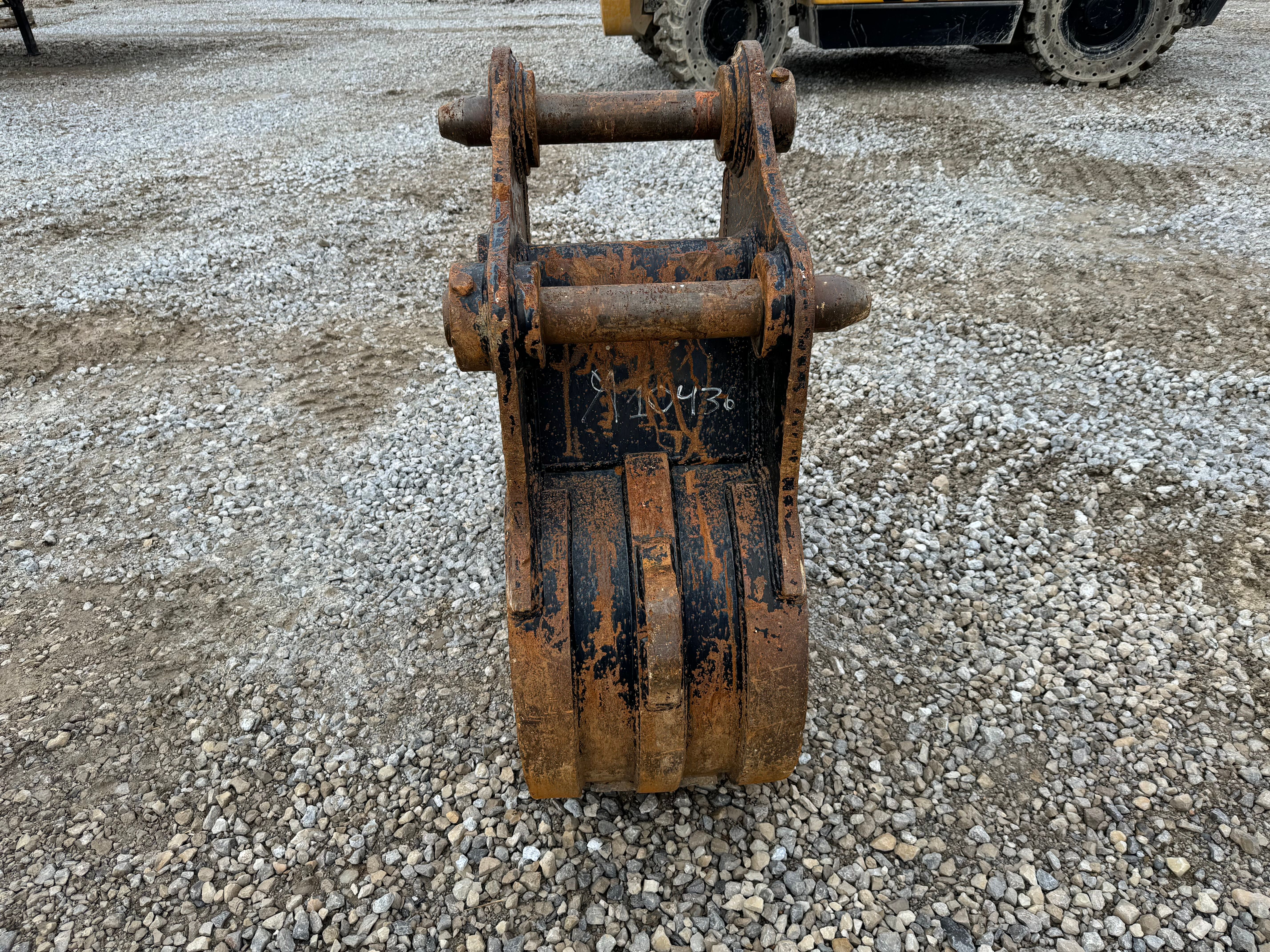 24" BUCKET FOR SY365C Photo 2 Thumbnail