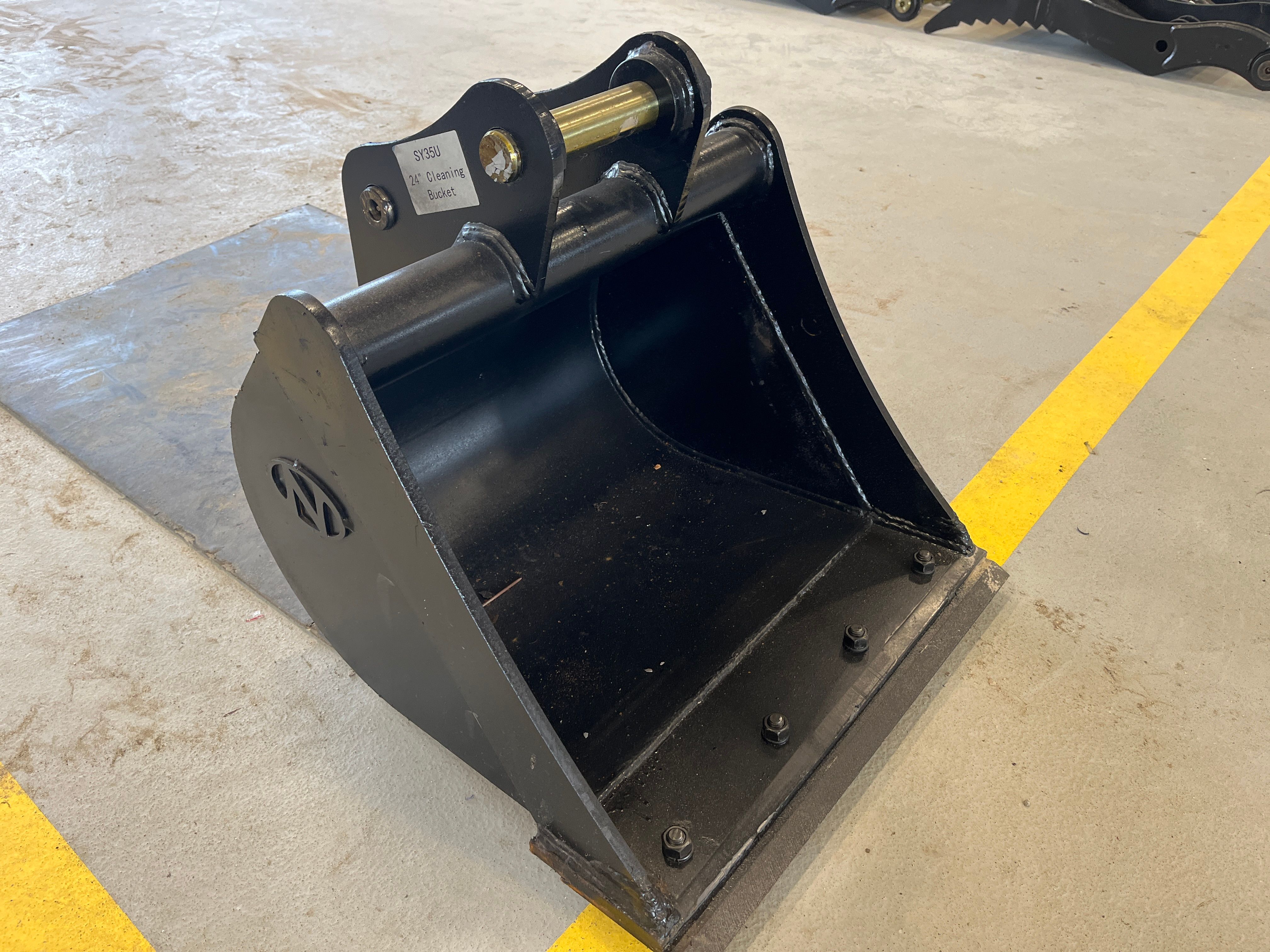 24" DC BUCKET FOR SY35U Photo 4 Thumbnail