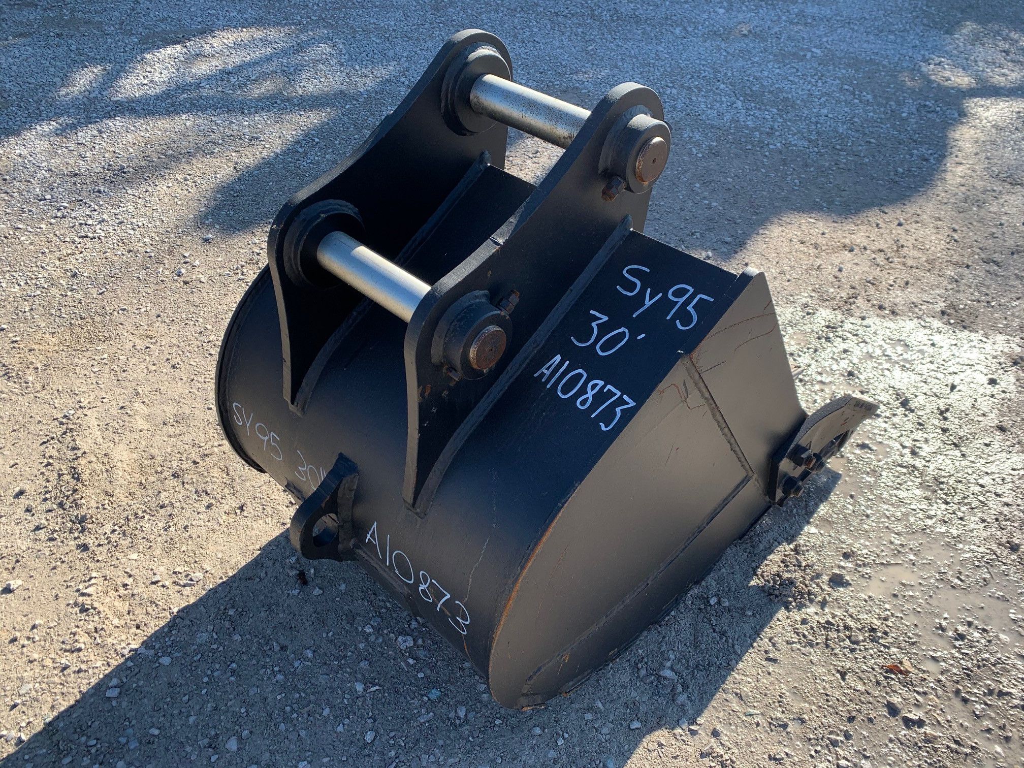 30" BUCKET FOR SY95C Photo 2 Thumbnail