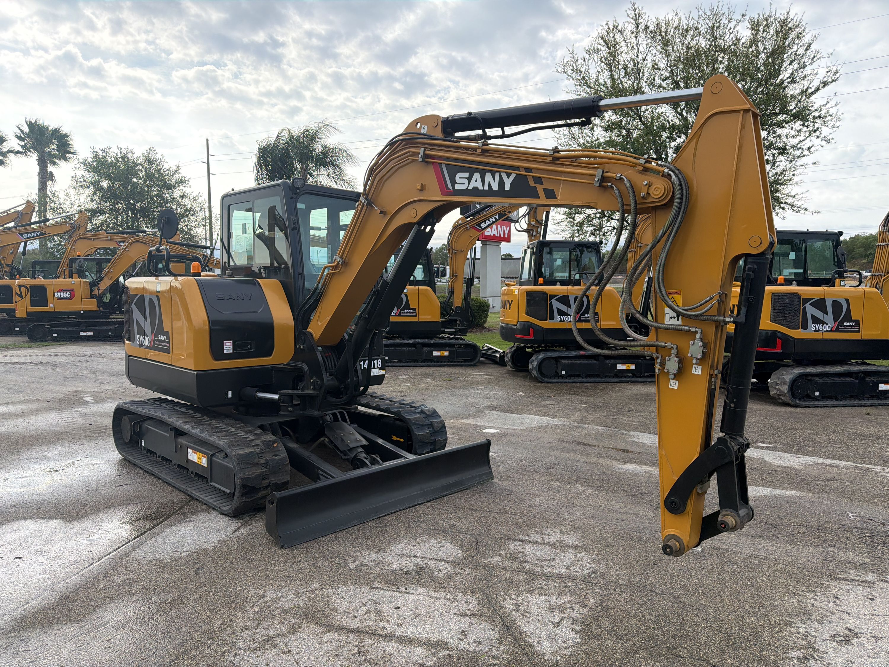 Equipment Photo - EQ14018